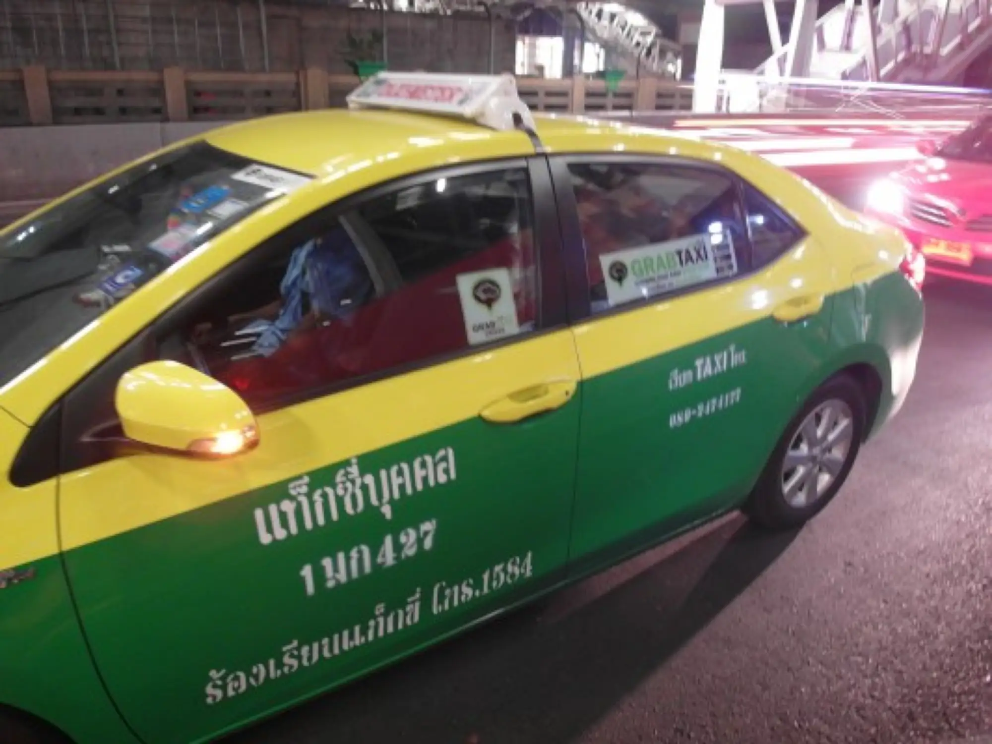 泰國安心叫車 GrabTaxi 操作教學 含車資折抵優惠