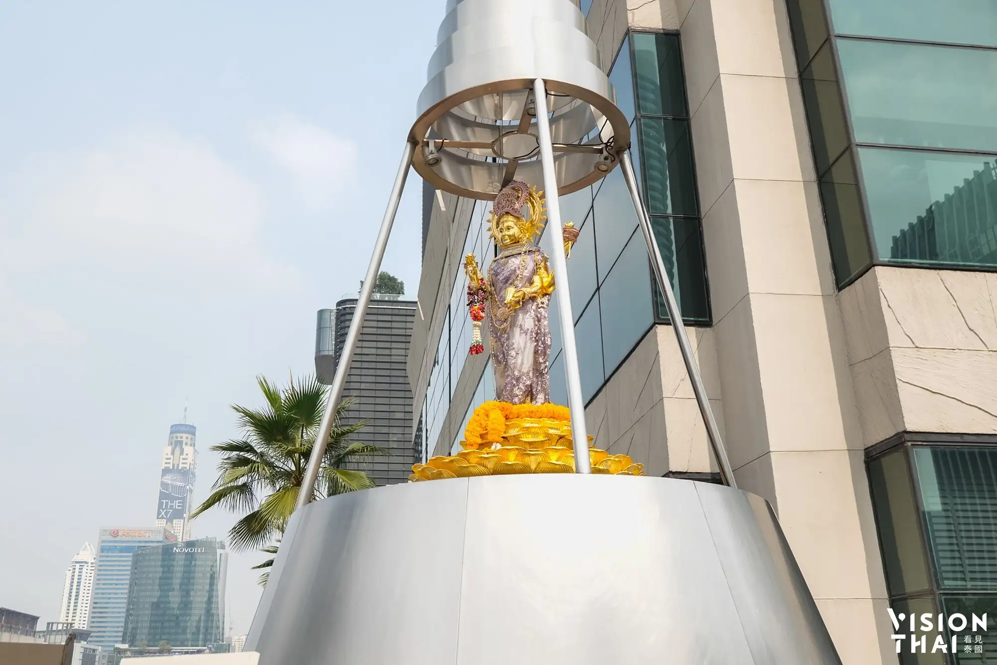 曼谷吉祥天女神像，信徒來此求姻緣與求財。（VISION THAI 看見泰國）