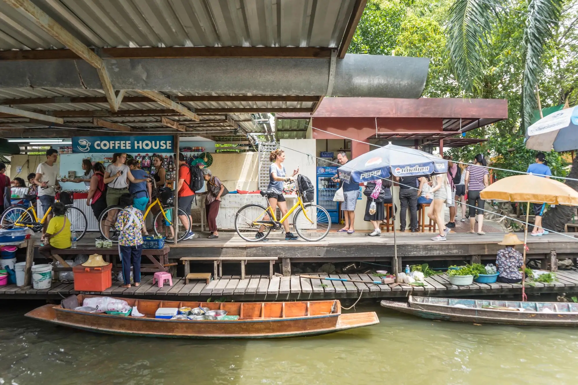 1743 - taling-chan-floating-market-grilled-seafood-bangkok-trip-advisor 1