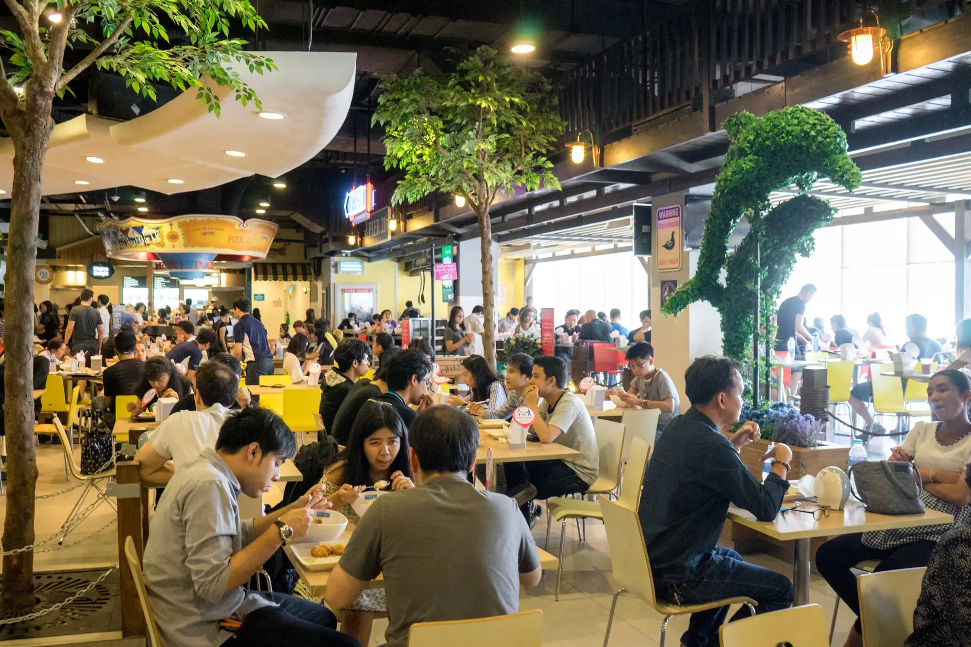曼谷Terminal 21美食街Pier 21用餐環境乾淨舒服(VISION THAI)