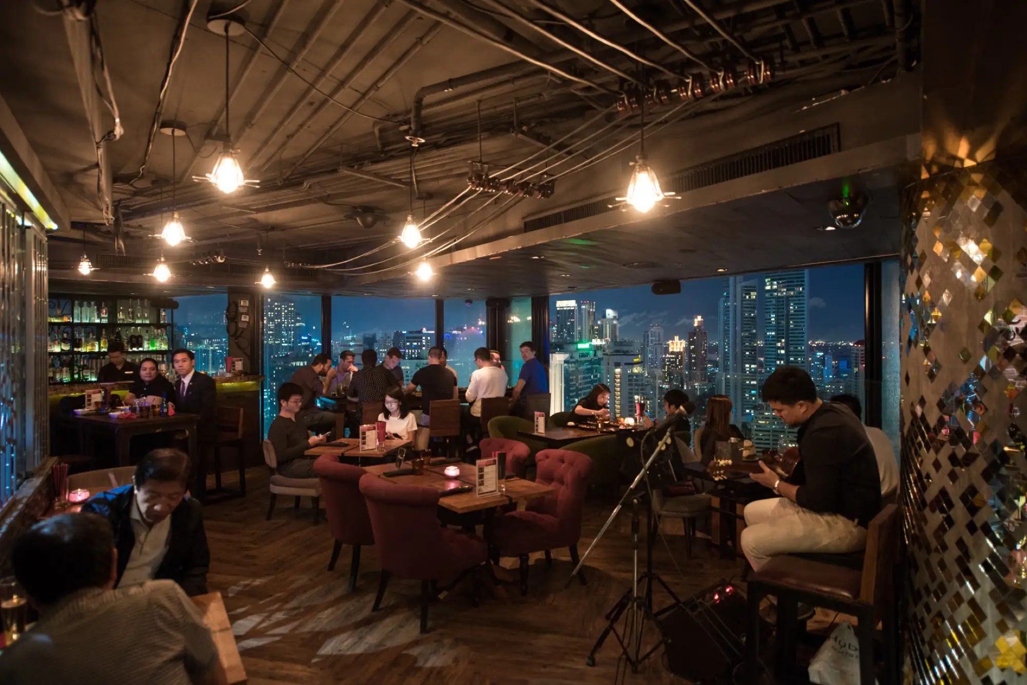 曼谷Heightz结合高空酒吧与景观餐厅(FB)