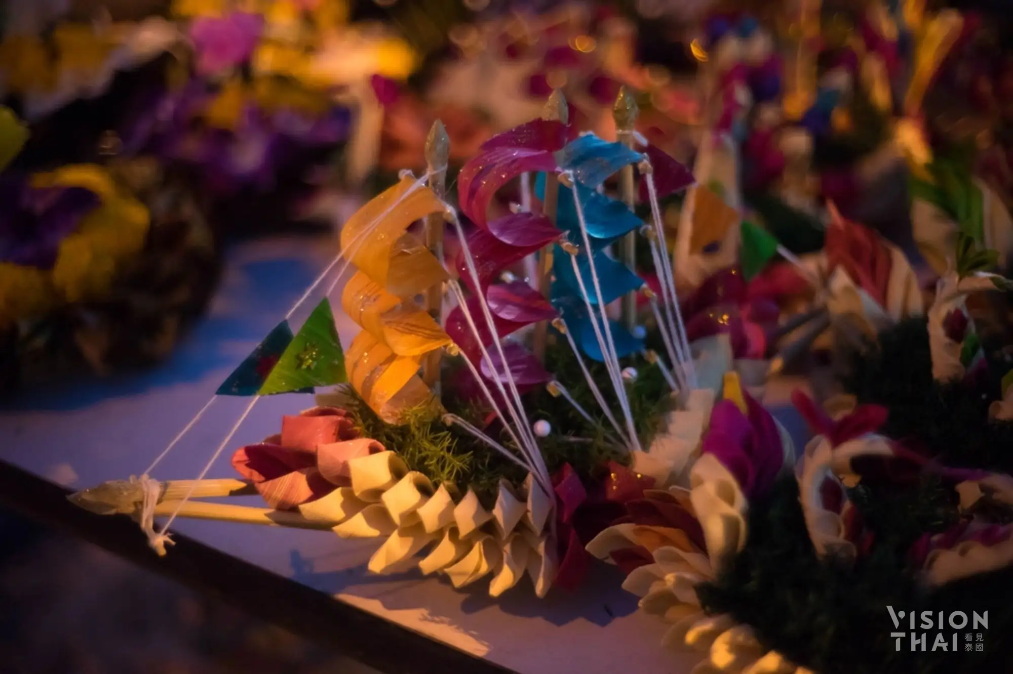 泰國水燈節推出許多種款式