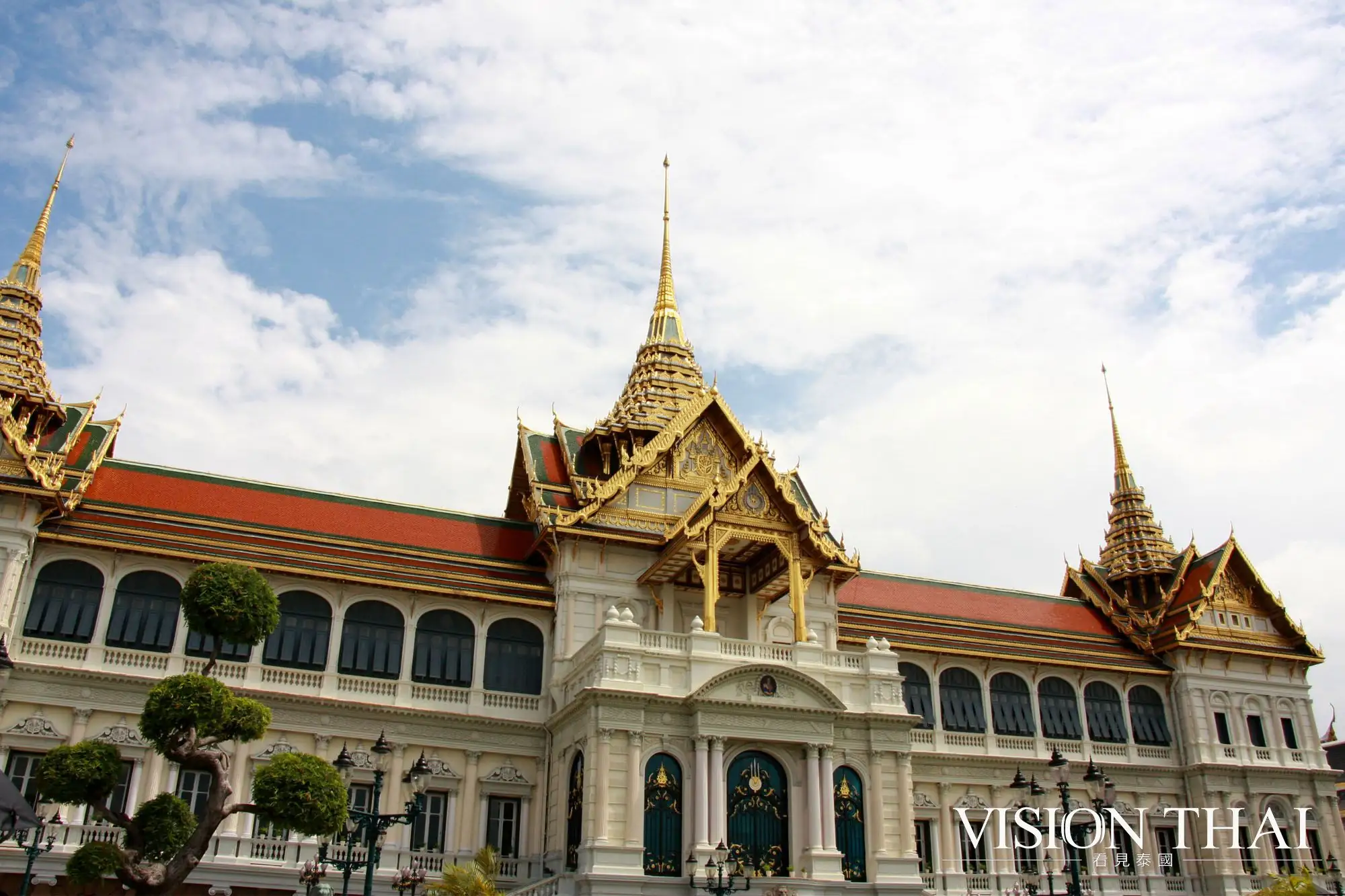 曼谷大王宫，是泰国现存规模最大最完善的宫廷建筑。