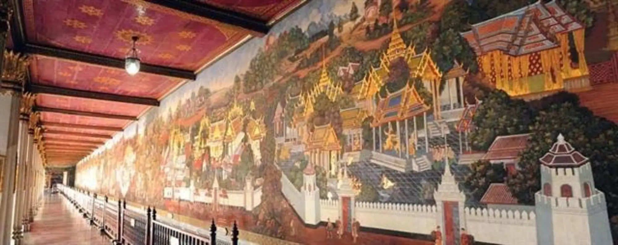 来到泰国玉佛寺肯定要欣赏世界上最长的壁画(图片Tamroitawan)