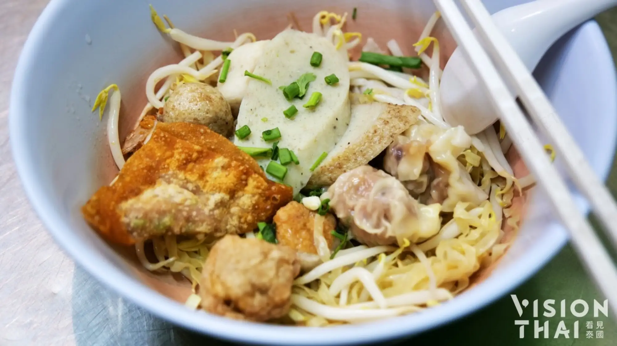 孔堤区美食推荐，曼谷老虎面主推以纯鱼肉制成的手工鱼丸。
