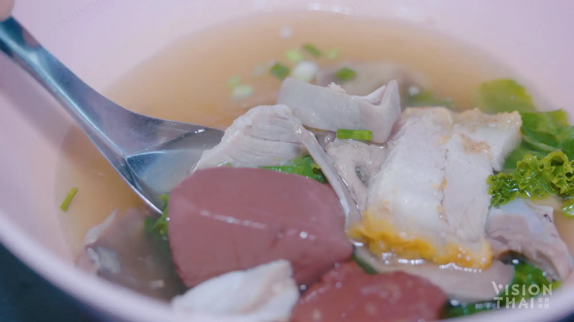 泰國小吃推薦：泰式潮州粿汁豬雜湯（VISIONTHAI看見泰國）