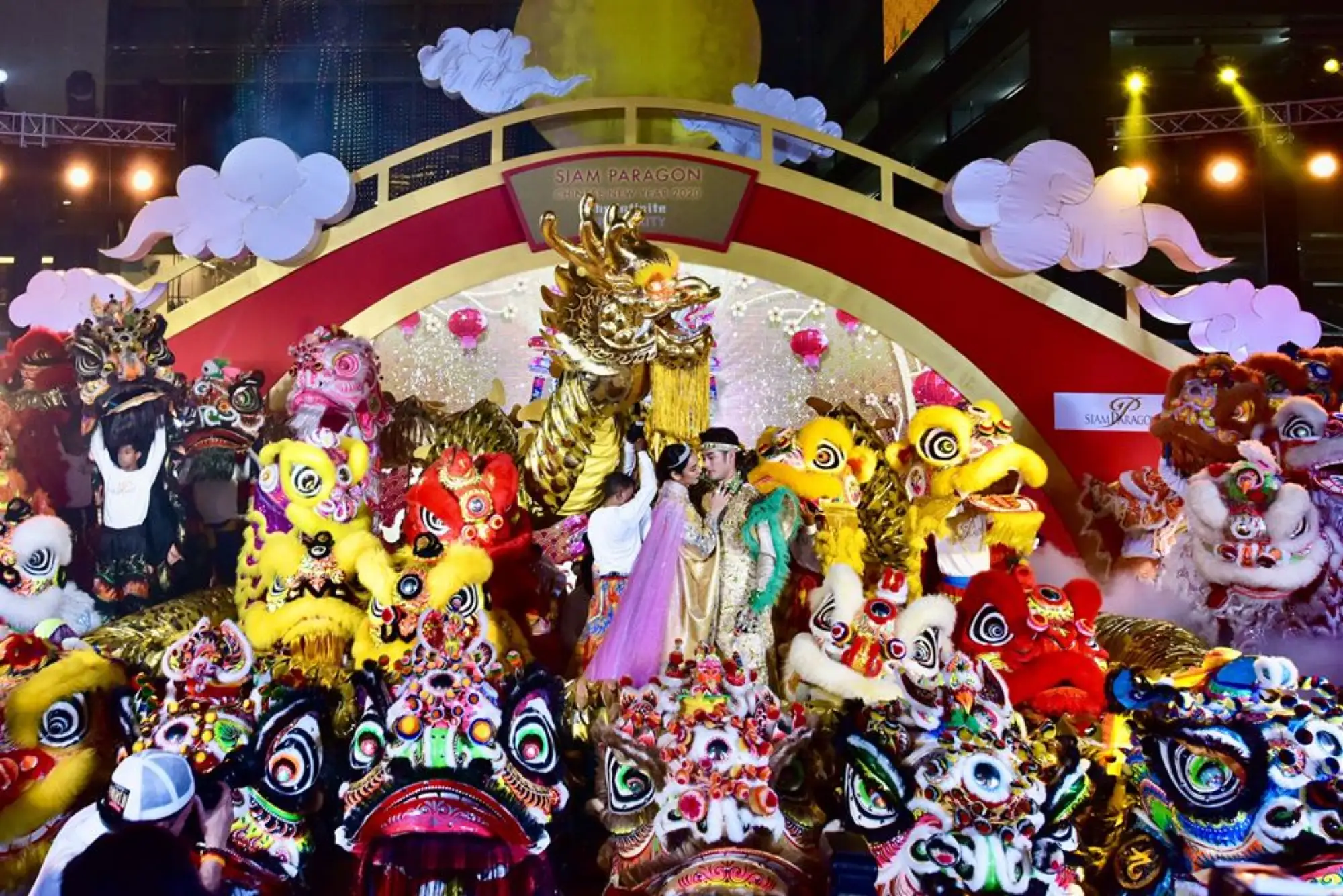 暹羅百麗宮將有舞獅與泰國獨家純金打造的金面龍表演