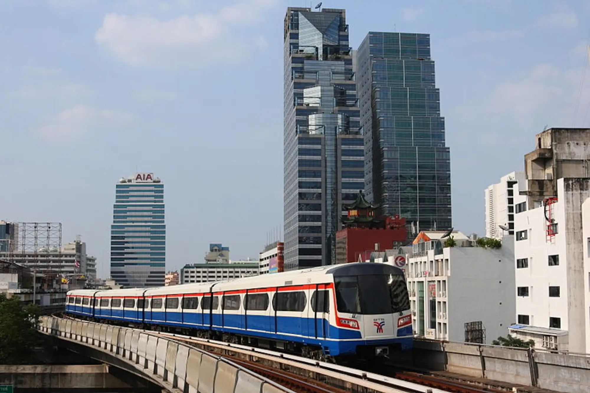 曼谷BTS鄭皇橋站(Saphan Taksin)計畫關站改建（圖片來自WIKI)