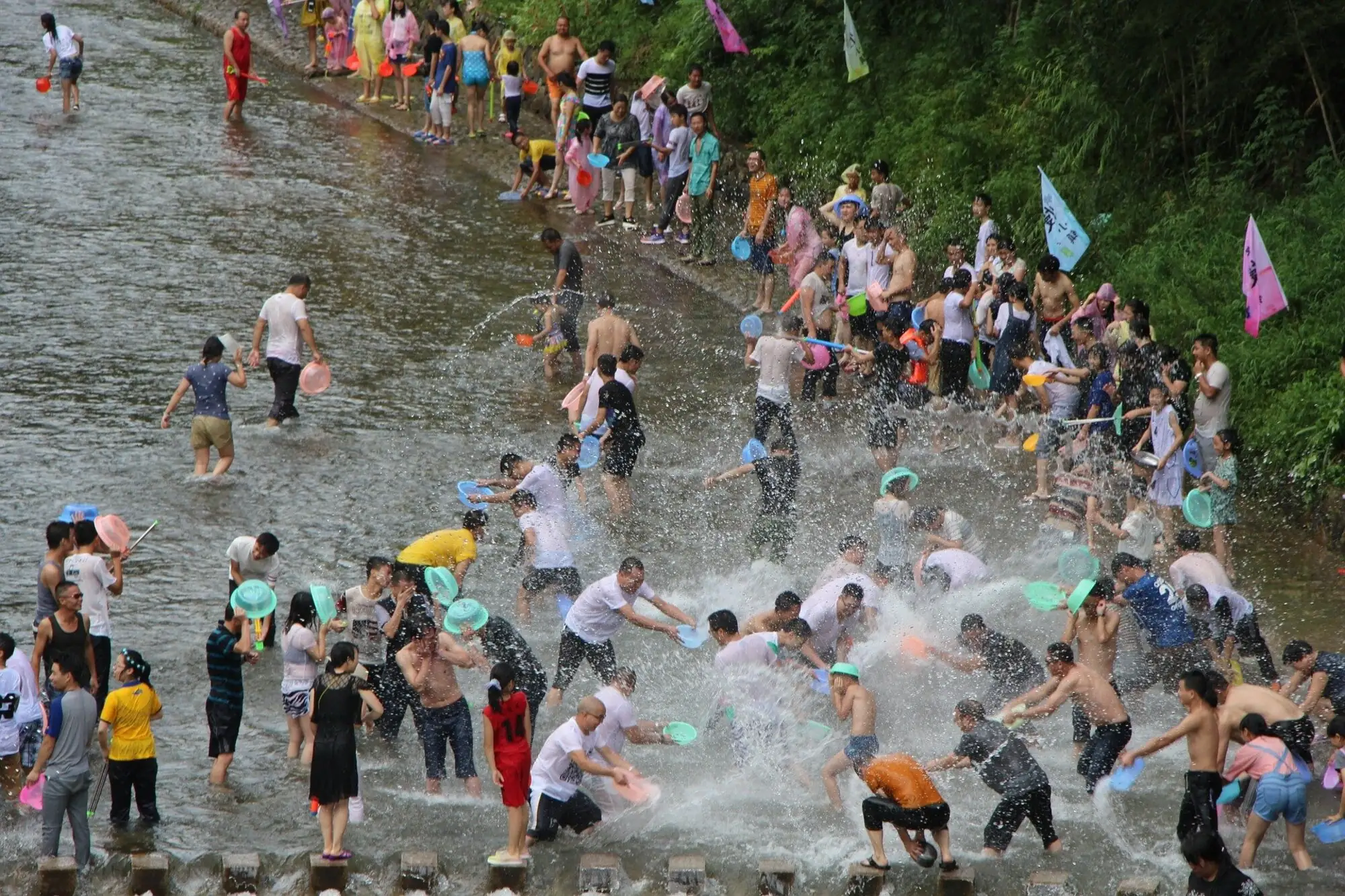 新冠肺炎疫情持续，泰国泼水节活动各地将取消。（图片来自：pixabay）