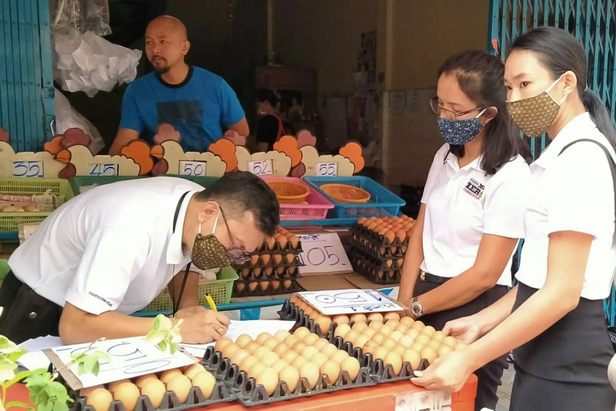 泰国新冠肺炎疫情导致民众囤货，鸡蛋价格暴增。（网络图片）