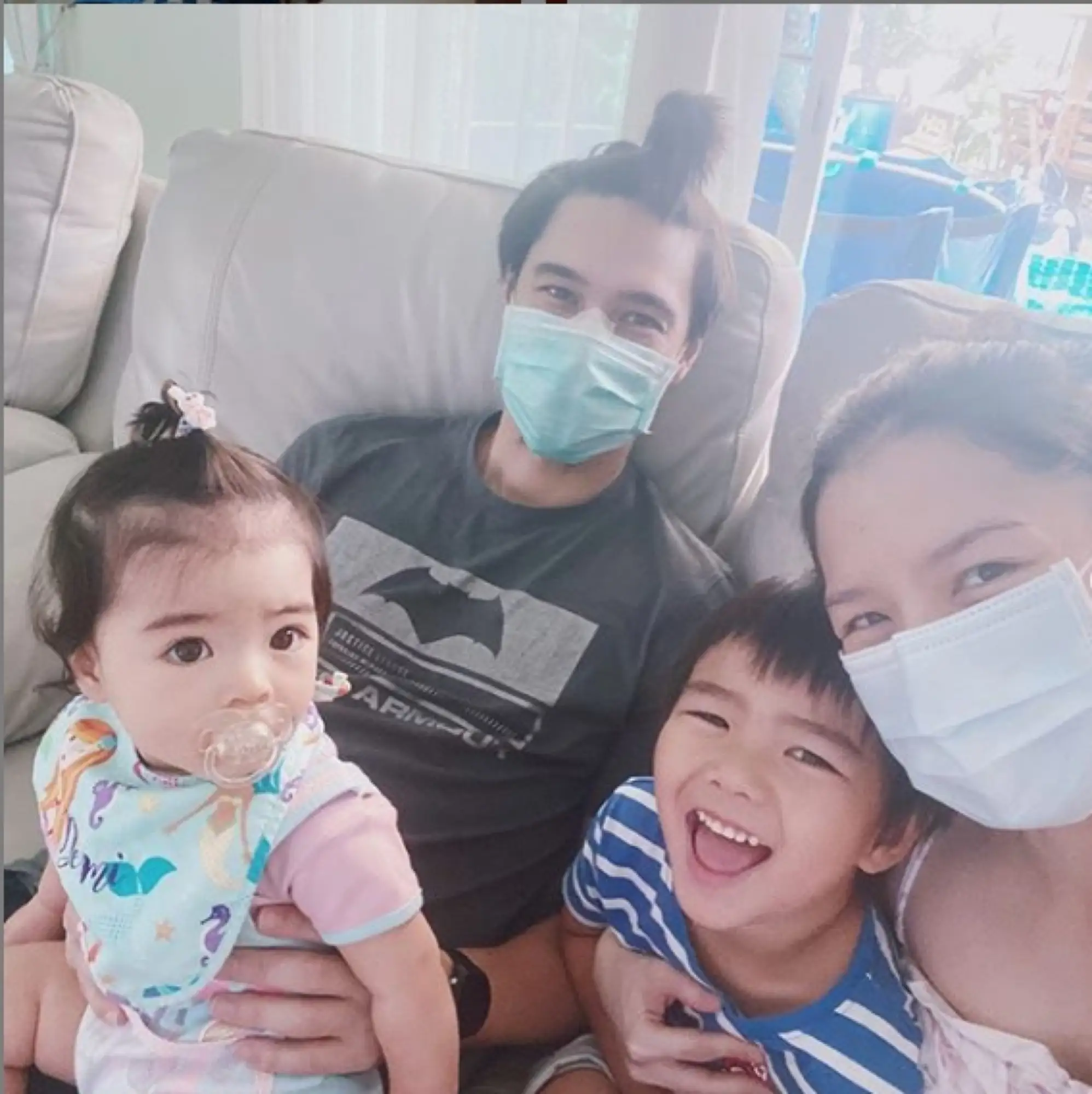 泰星夫妻感染新冠肺炎後痊癒出院，與家人團聚。（圖片來源：IG）
