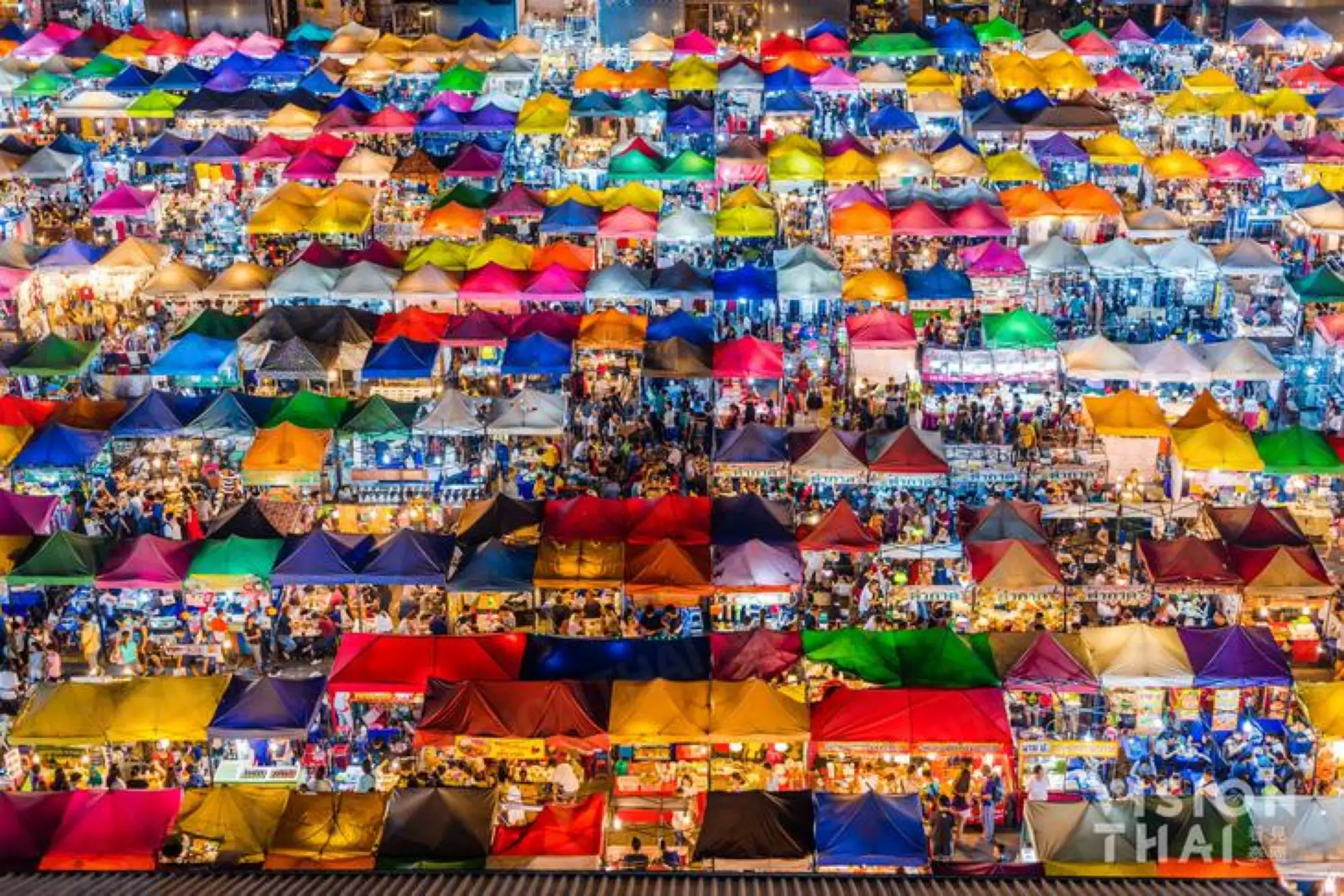 泰國拉差達火車夜市彩虹帳篷壯觀(VISION THAI)
