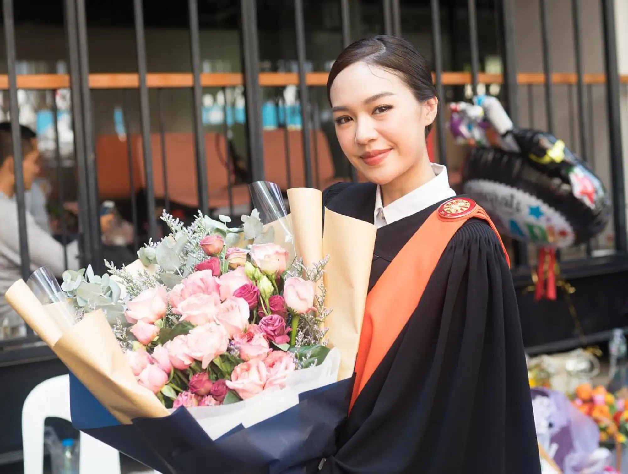 泰國明星Yam年僅24歲，就拿到了朱拉隆功大學碩士學位（圖片來源：IG）