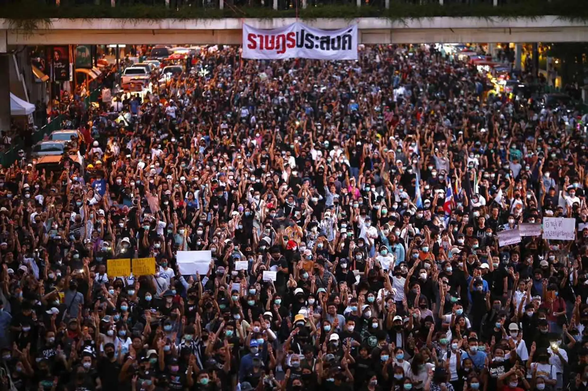 泰國反政府示威民眾10月25日集結四面佛商圈要求巴育總理下台（圖片來源：Free YOUTH)）