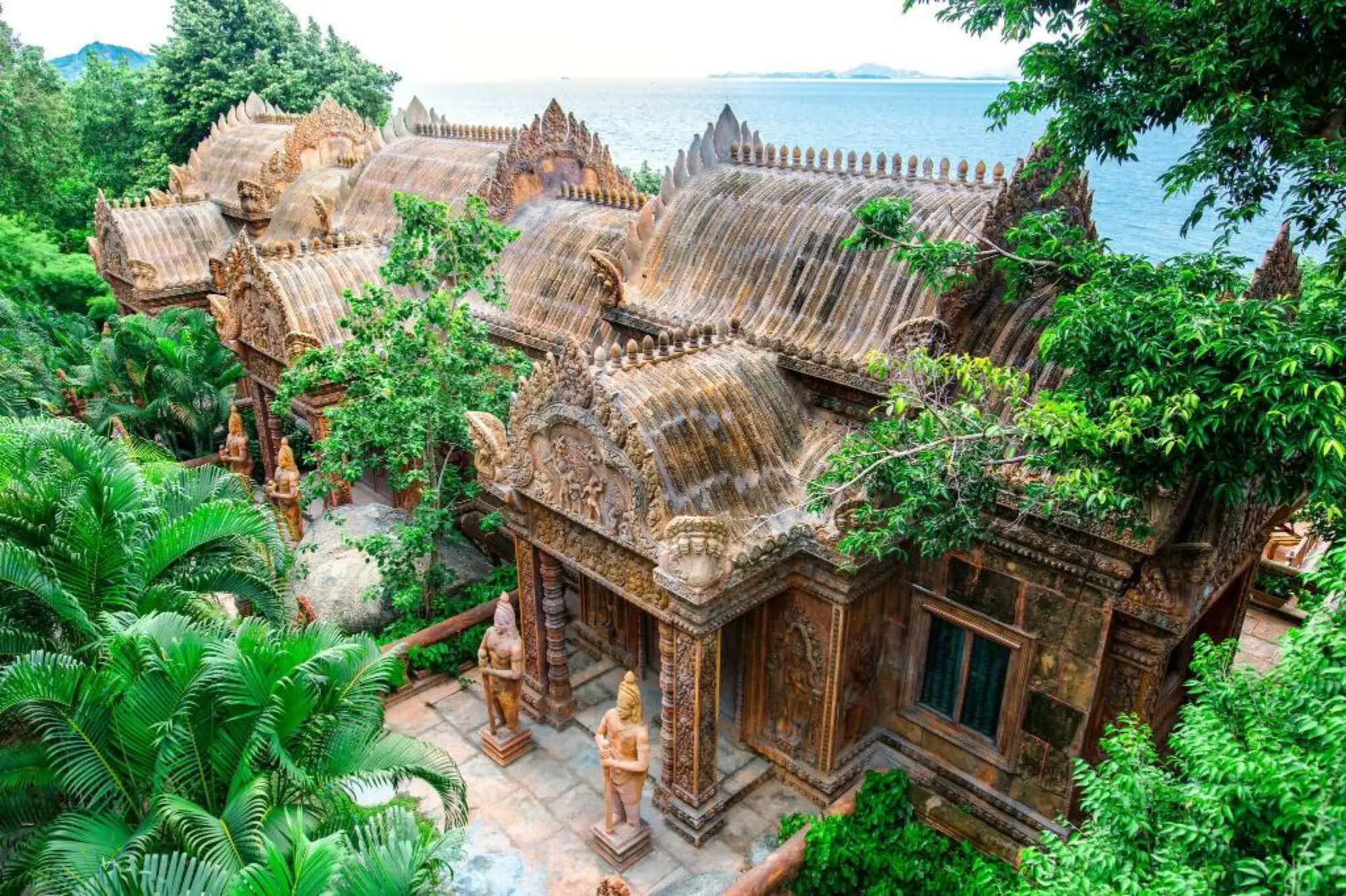 帕岸島宮殿飯店依照柬埔寨風格製作（圖片來源：Agoda）