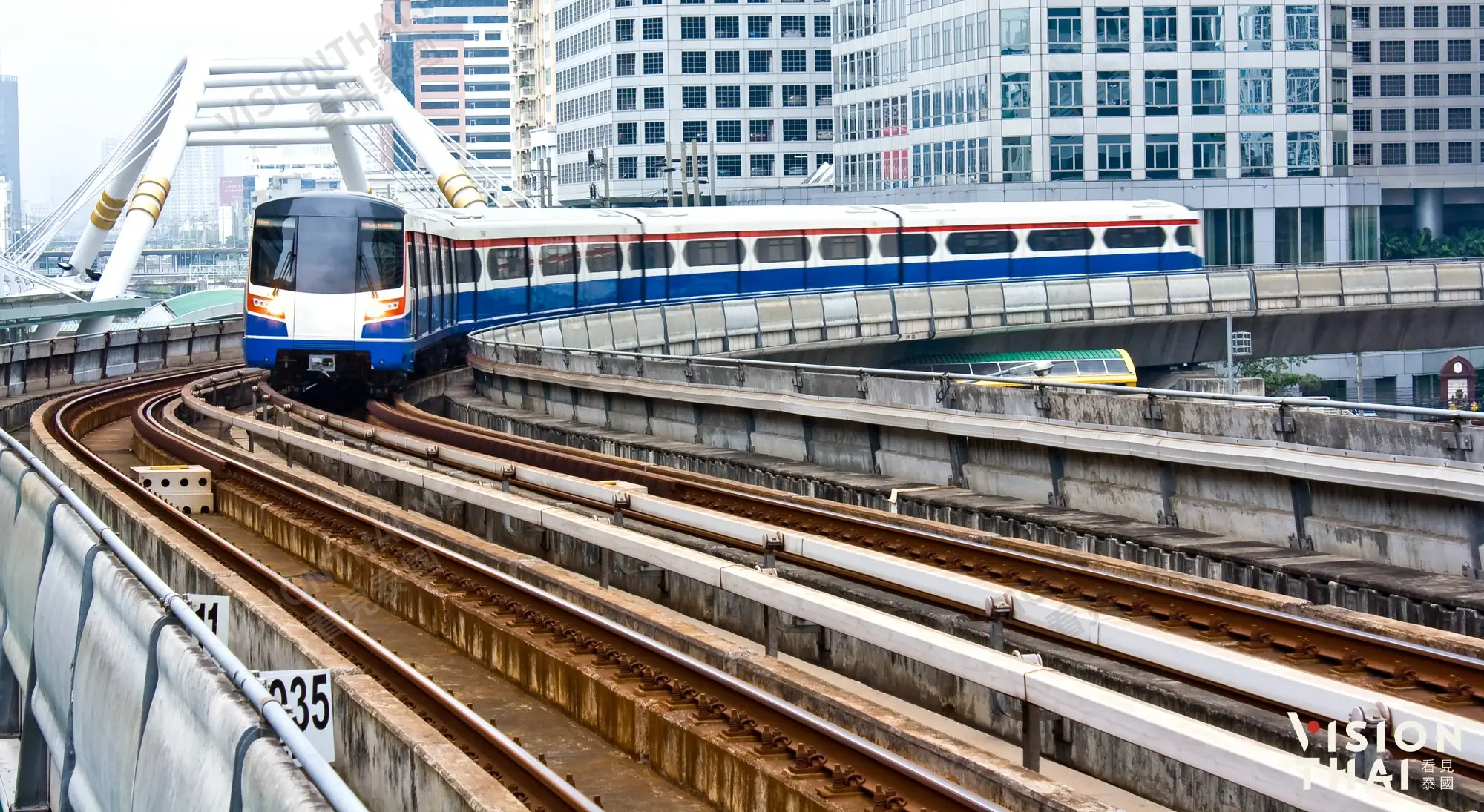 曼谷捷運BTS票價不漲了！政策髮夾彎 無限期凍漲（圖片來源：VISION THAI看見泰國）