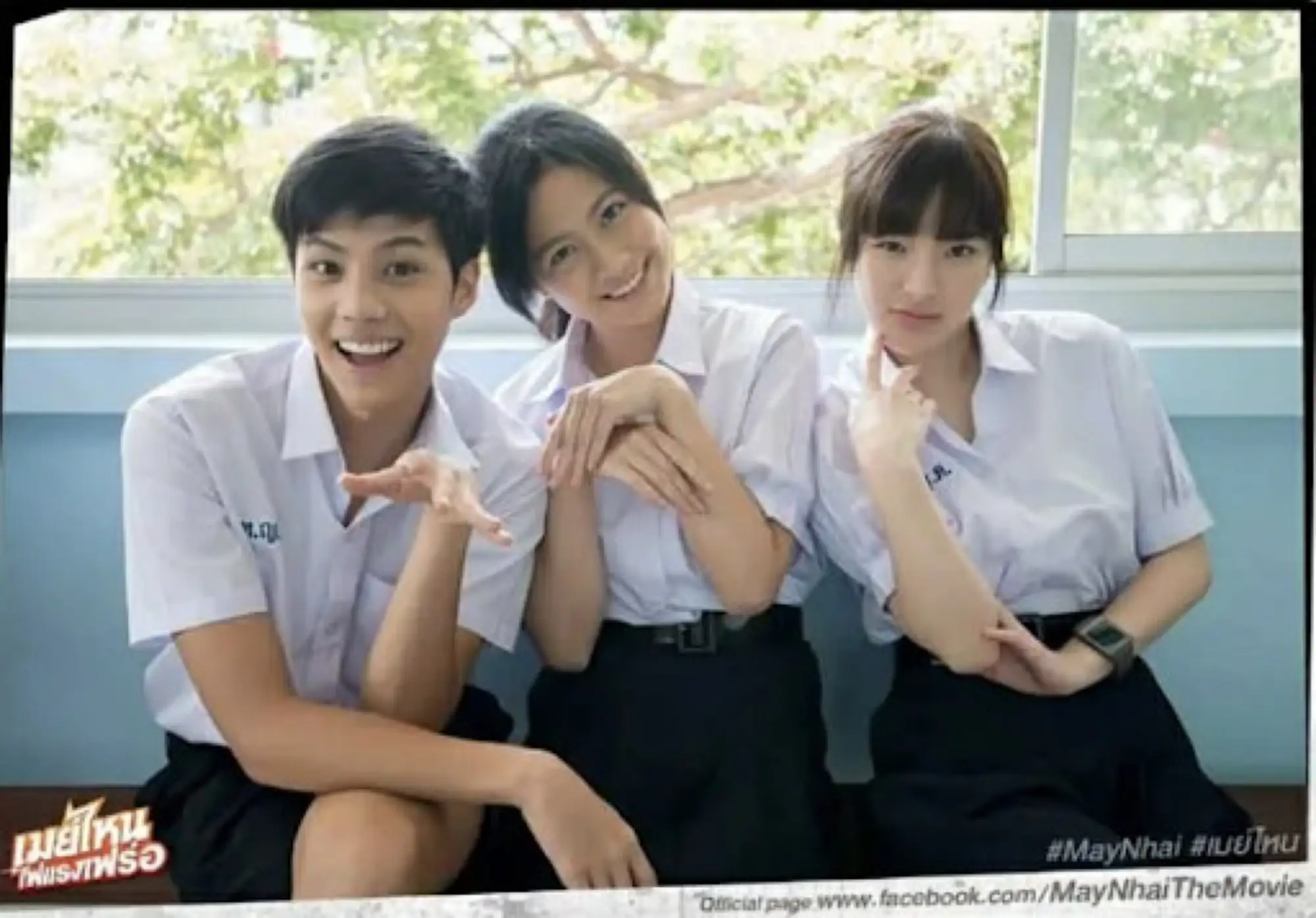 泰國中學的制服，女生白色的襯衫和黑色的裙子搭配領帶，男生是簡單的白襯衫和皮帶短褲（圖片來源：網路）