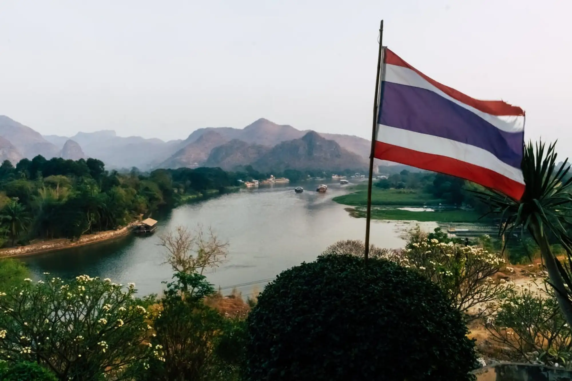 泰國什麼時候使用三色旗？泰國國旗的意義是什麼？（圖片來源：pexels@ Felix Haumann）