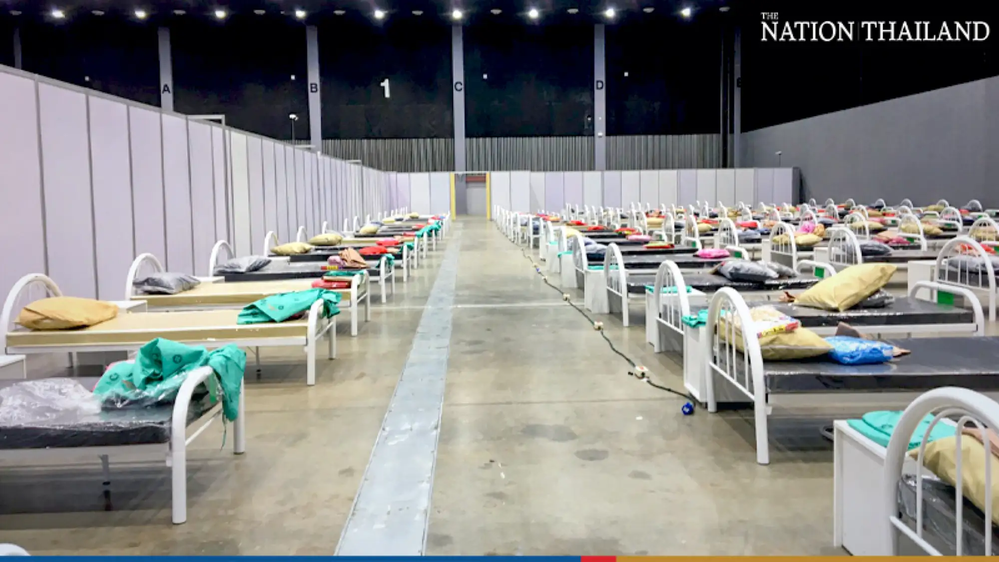 泰國疫情煞不住 連兩日近千人確診 軍方急搭野戰醫院（圖片來源：民族報）