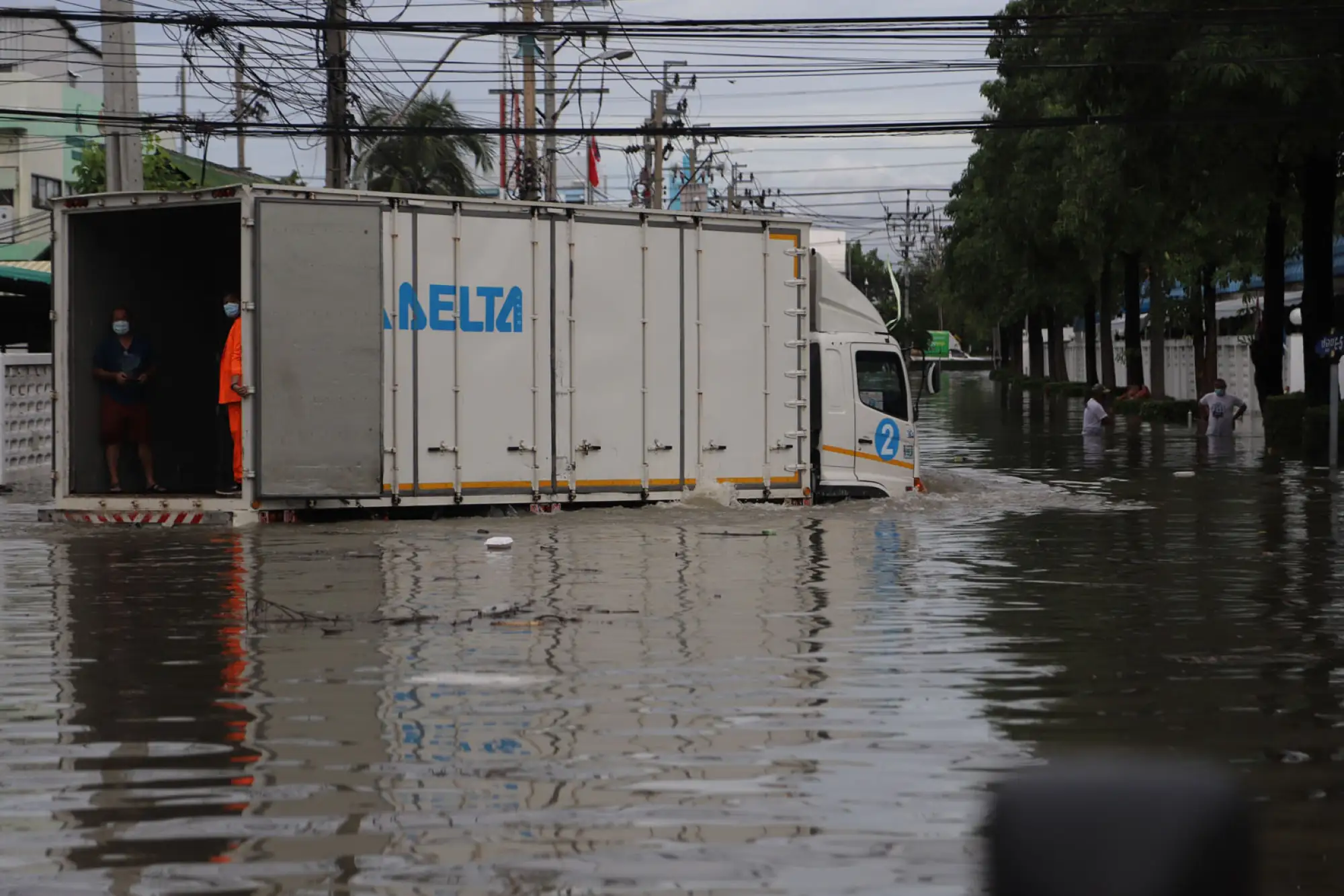 泰國北欖府挽蒲工業區淹水 不少台廠損失慘（圖片來源：sanook）
