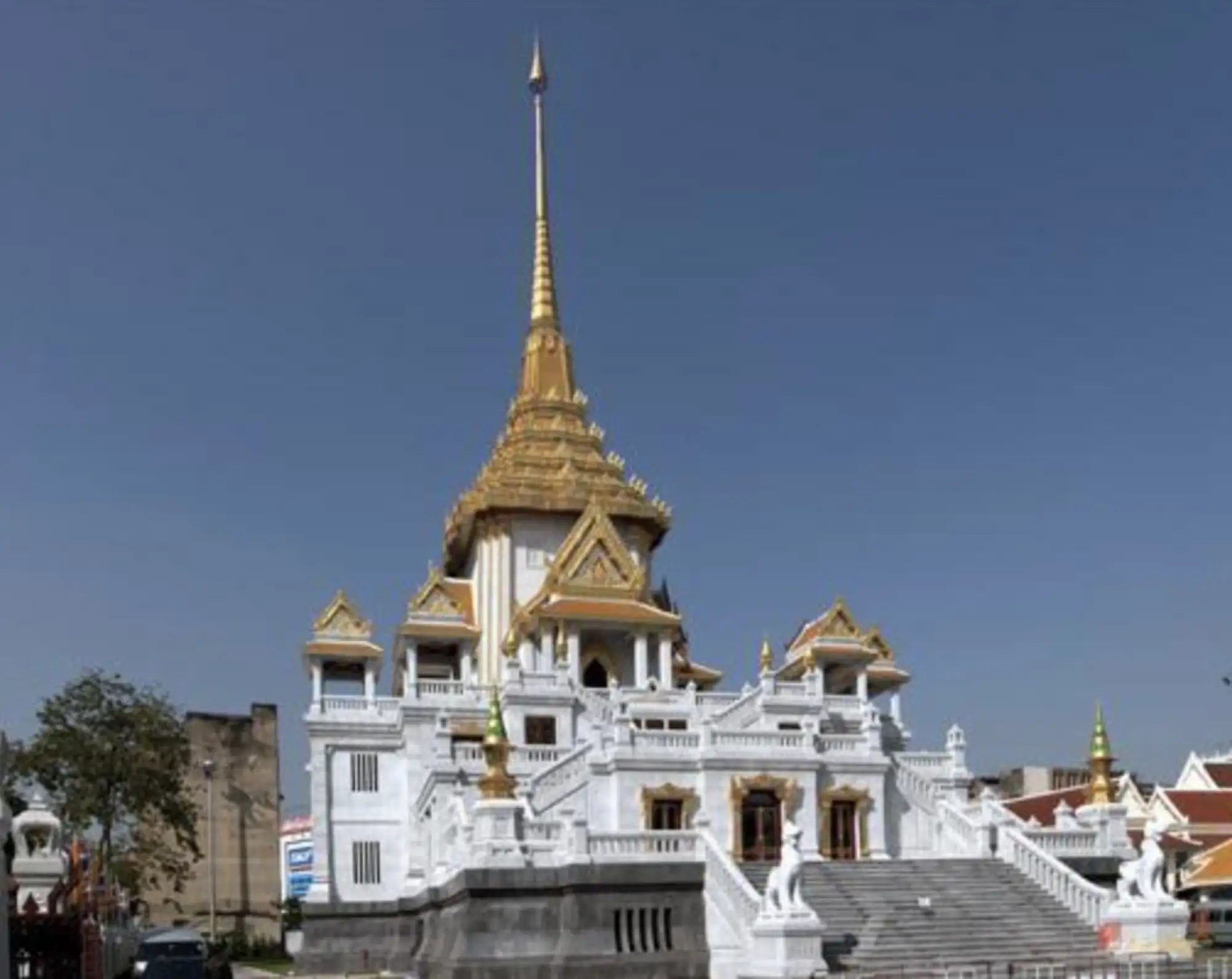 金佛寺是泰国三大国宝级寺庙之一，因供奉一座全世界最大的金佛而闻名（图片来源：wiki）