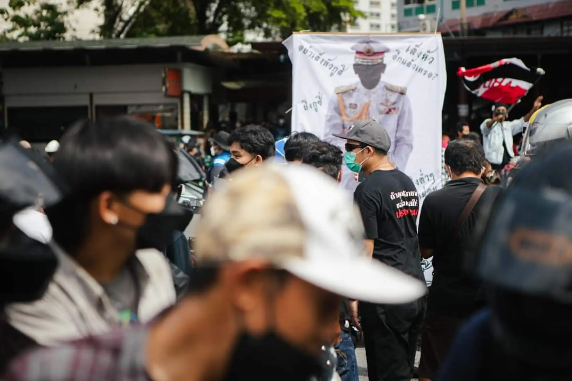 泰國抗議政府防疫不力再集結 水砲車、橡膠子彈驅離收場（圖片來源：Thai Enquirer）