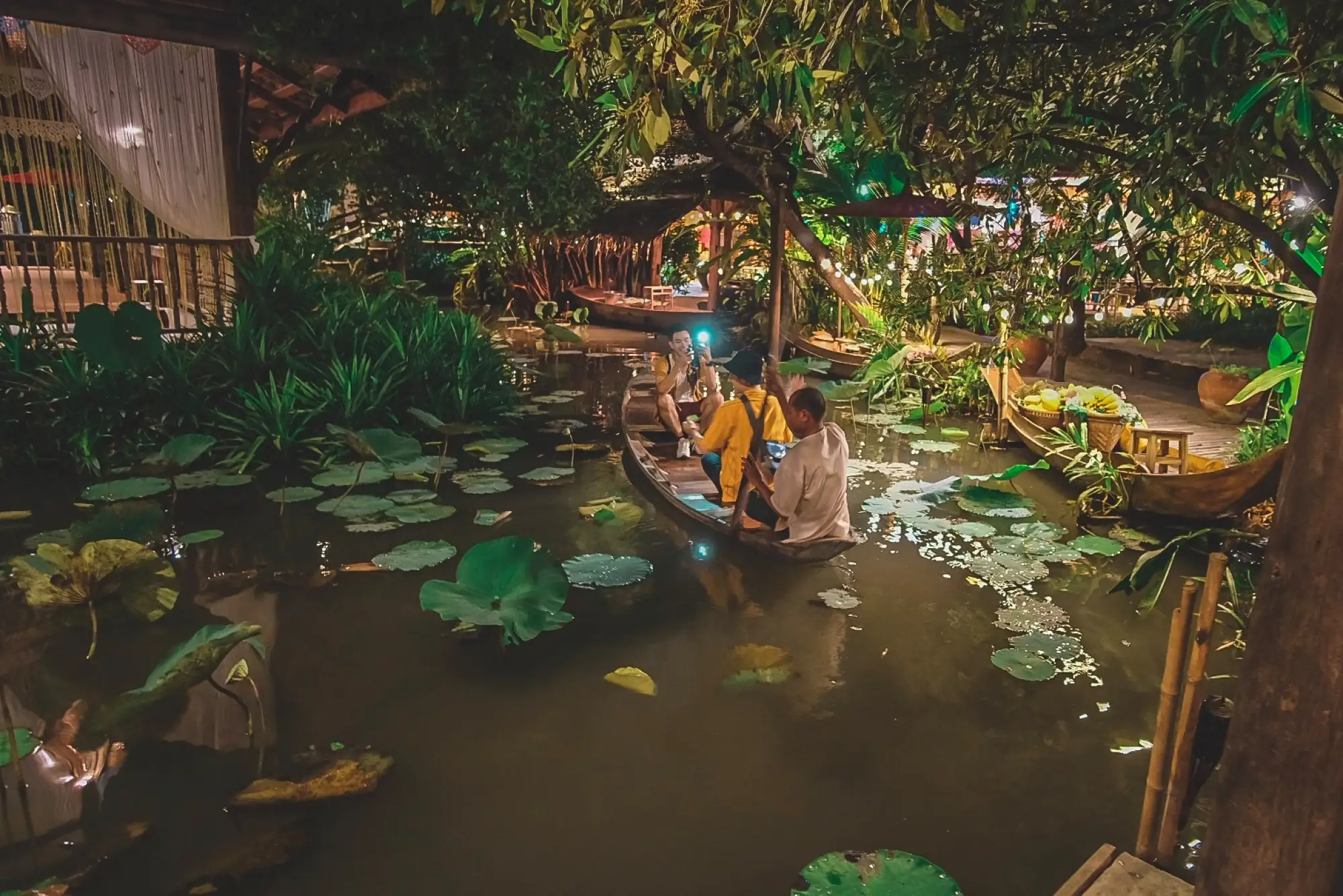 「暹罗天使剧场」是泰国最精彩的奇幻声光大秀，让观众更深入了解泰国的历史文化、民间信仰和节庆活动（图片来源：Facebook@adminsiamniramit  ）