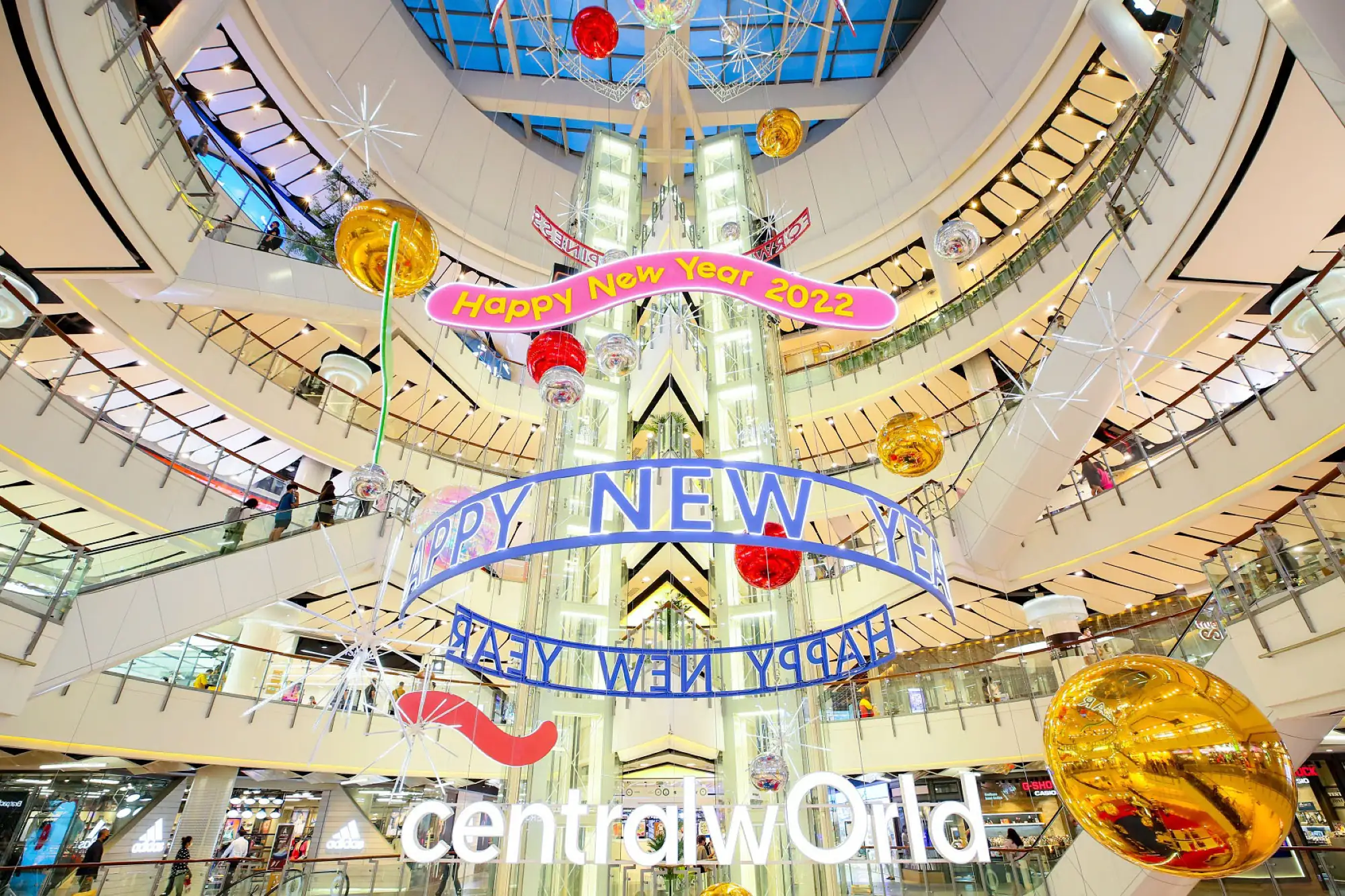 聖誕主題燈飾照亮整個曼谷centralwOrld尚泰購物中心，營造一種浪漫的節日氛圍（圖片來源：centralwOrld）