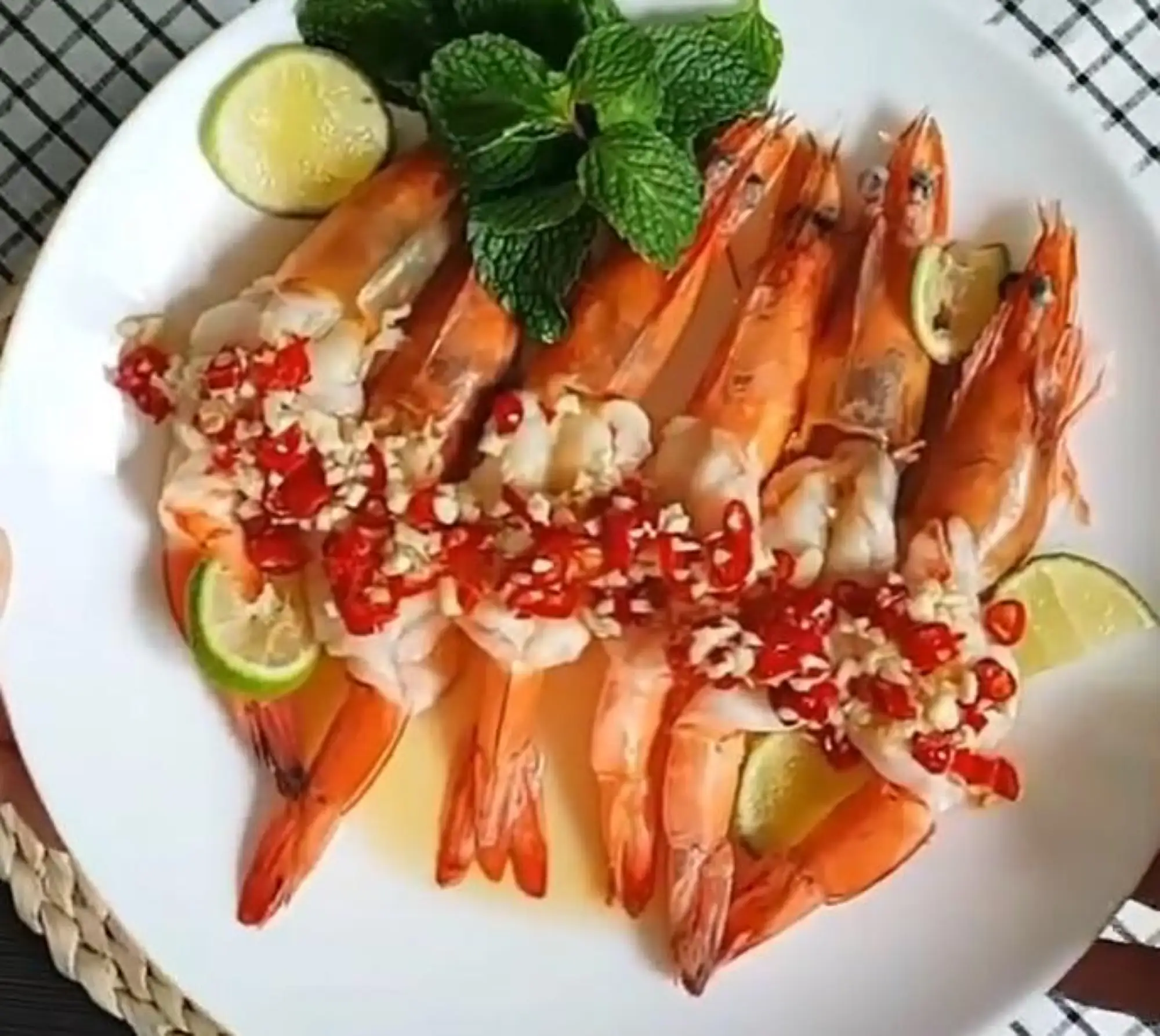 泰式酸辣檸檬蝦菜譜推薦（圖片來源：wongnai-Pabair）