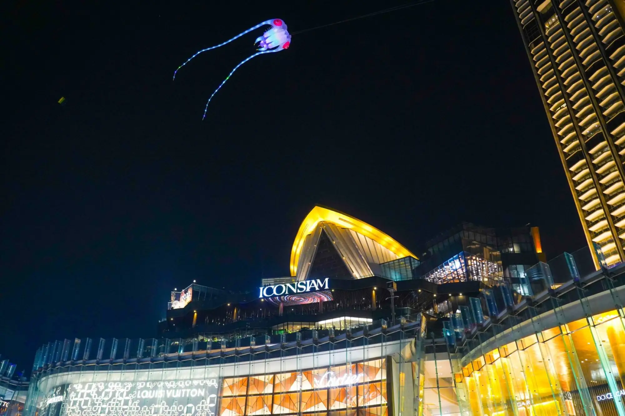 可在暹羅天地ICONSIAM現場DIY製作風箏、施放風箏（圖片來源：暹羅天地ICONSIAM）