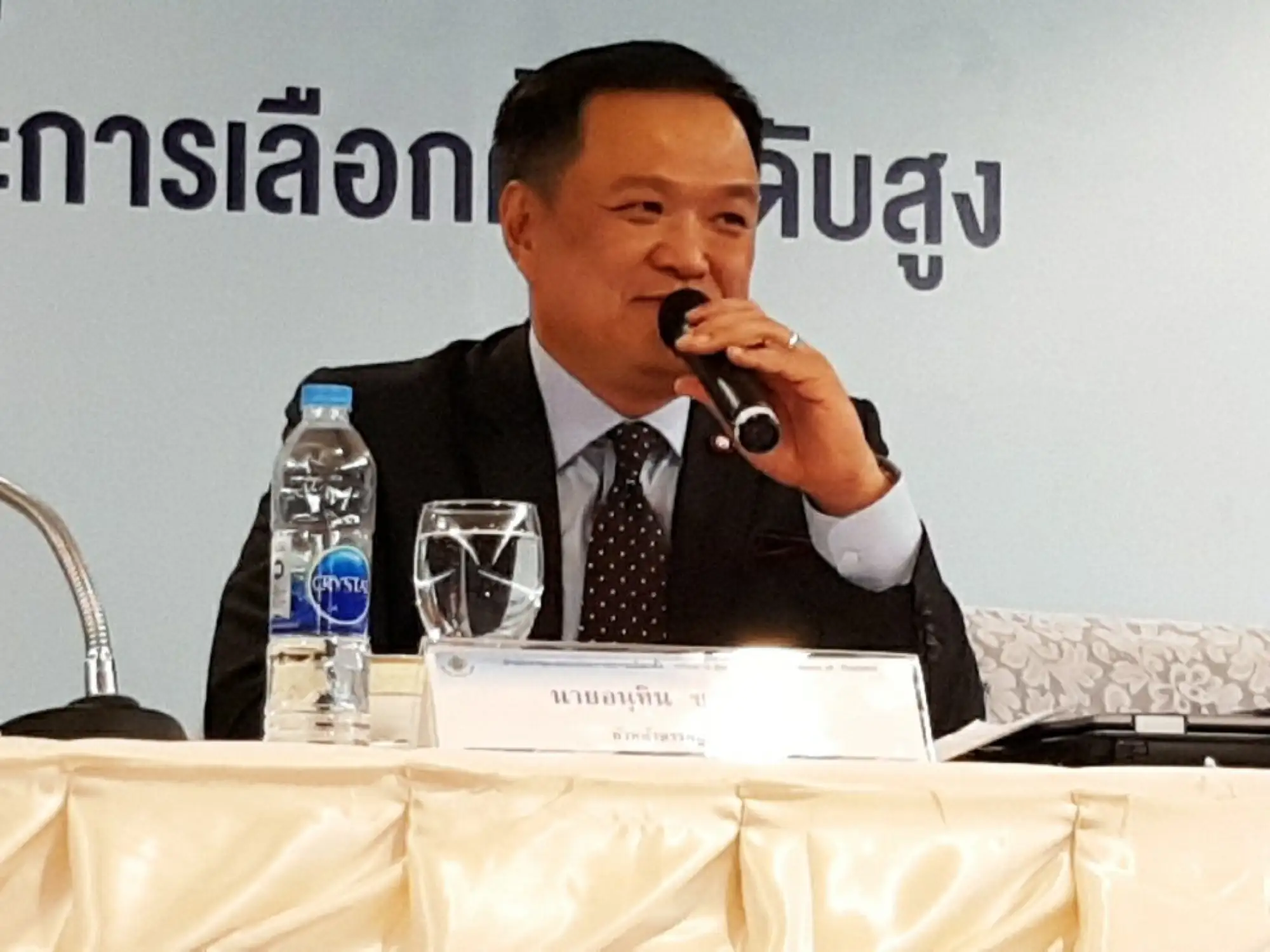 泰國衛生部長接種第六劑疫苗 粉絲：做好榜樣！（圖片來源：官方臉書）