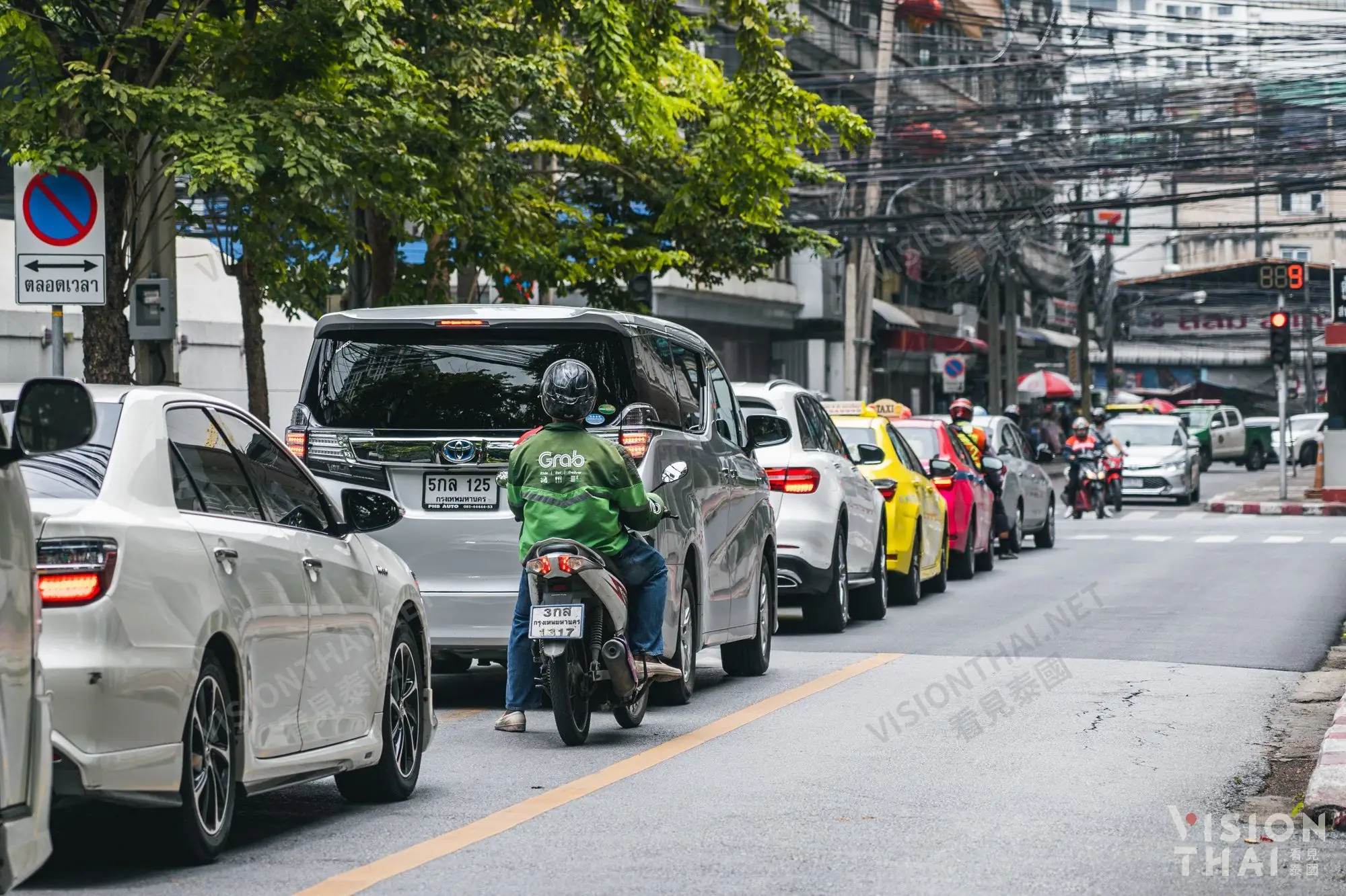 泰國交通新法推遲執行 酒駕關1年、闖紅燈最高罰4千銖（Vision Thai 看見泰國）