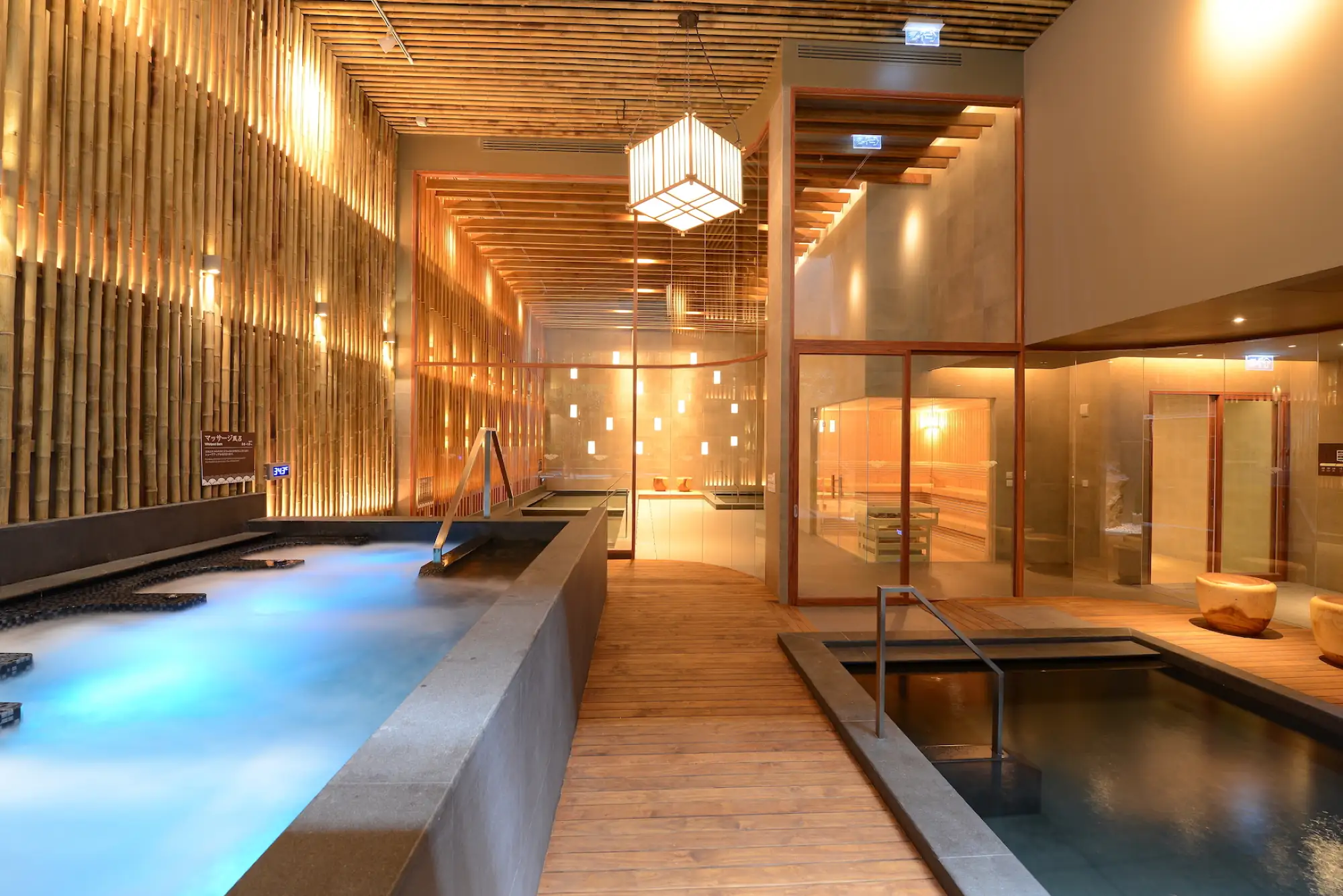 Let’s Relax Spa唯一一間溫泉按摩Spa就位在素坤逸中心55超豪華酒店5樓
