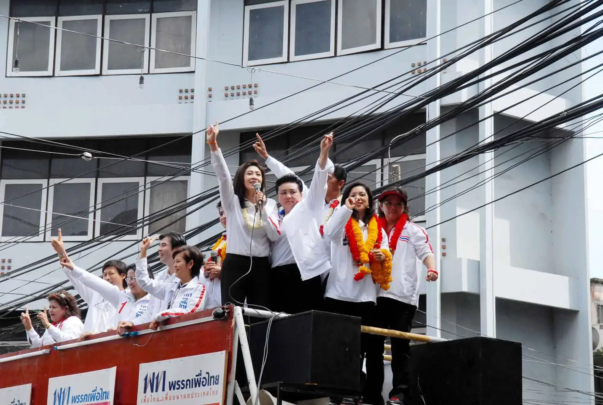 英拉为2011年泰国大选拉票（图片来源：为泰党脸书）