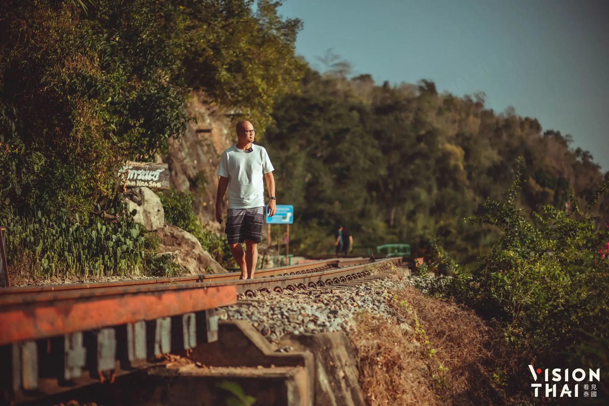 北碧府景點「死亡鐵路」(Tham Krasae Railway Bridge)（圖片來源：Vision Thai 看見泰國）