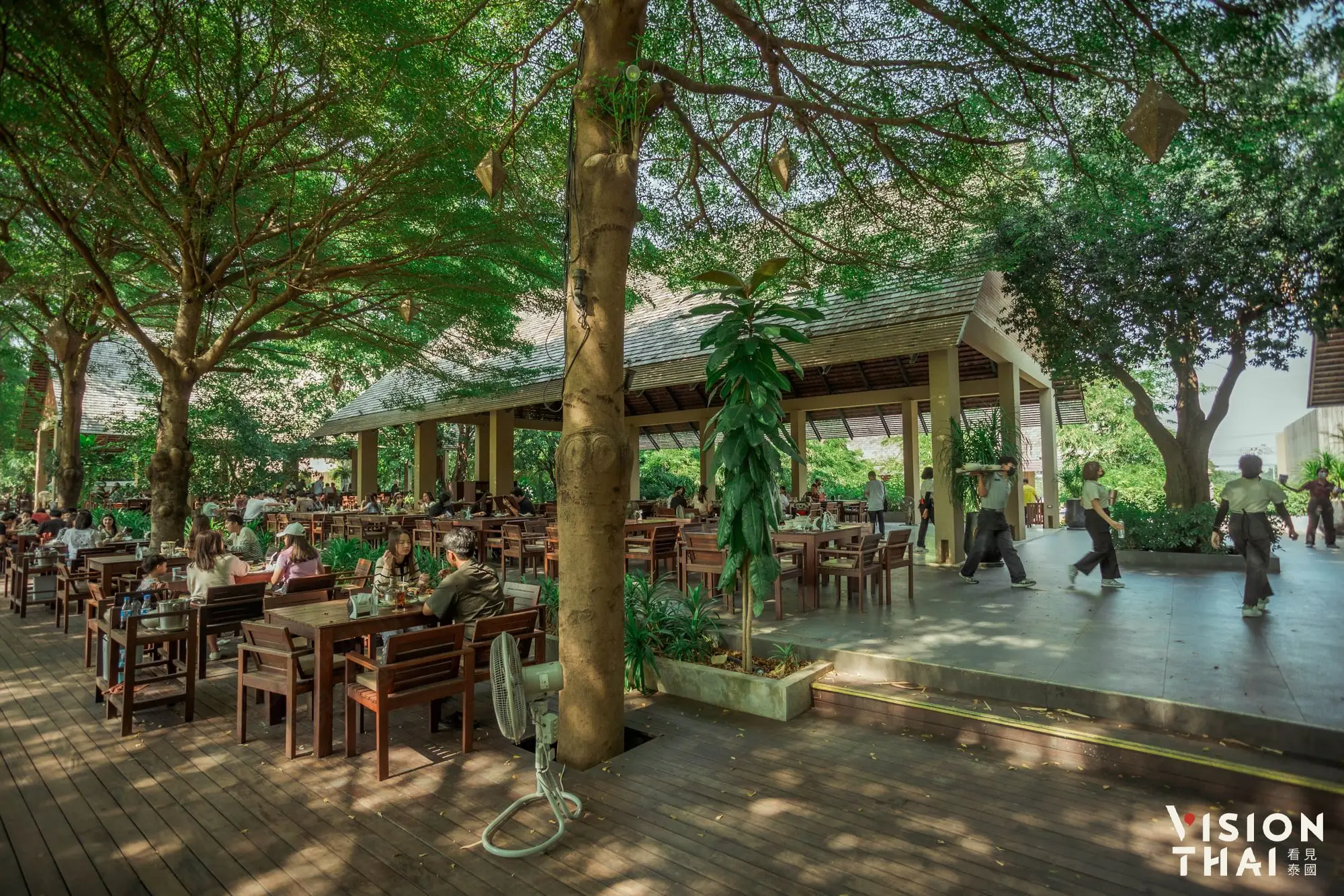 Keeree Mantra山鳴景觀餐廳(Safari Park Kanchanaburi)（圖片來源：Vision Thai 看見泰國）