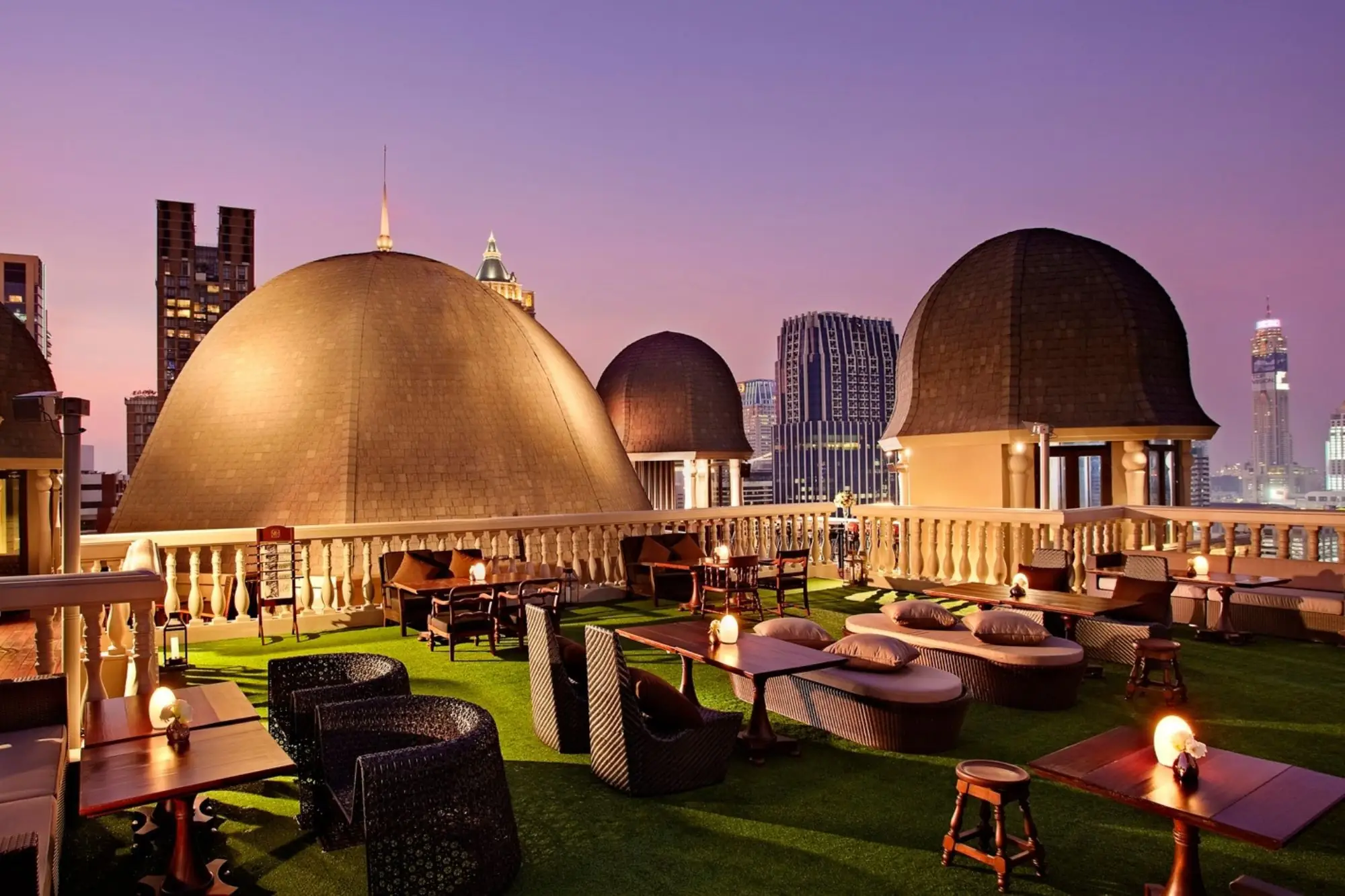 The Speakeasy Rooftop Bar推薦給喜歡寧靜、悠閒欣賞夜景的旅客（圖片來源：The Speakeasy Rooftop Bar FB）