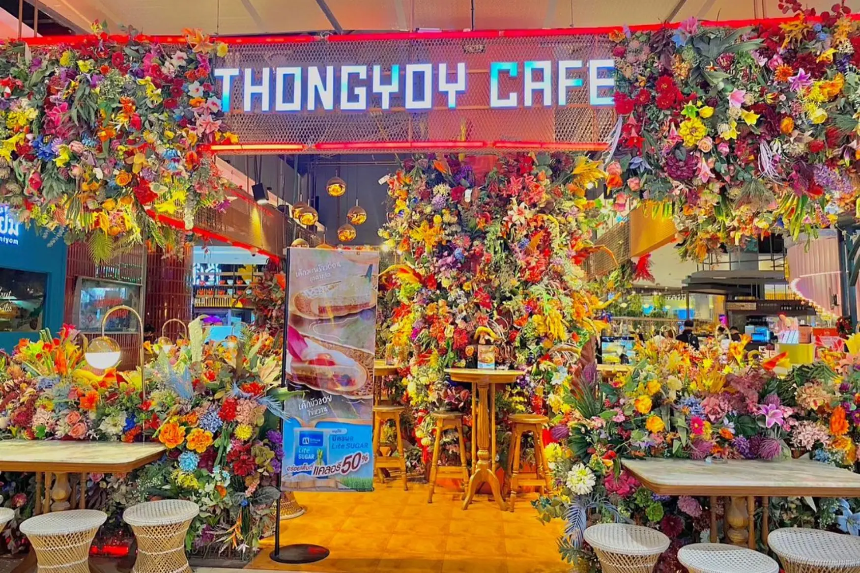 Thongyoy Cafe是热门IG打卡店，有很多泰式传统甜点可以选择（来源：店家FB）