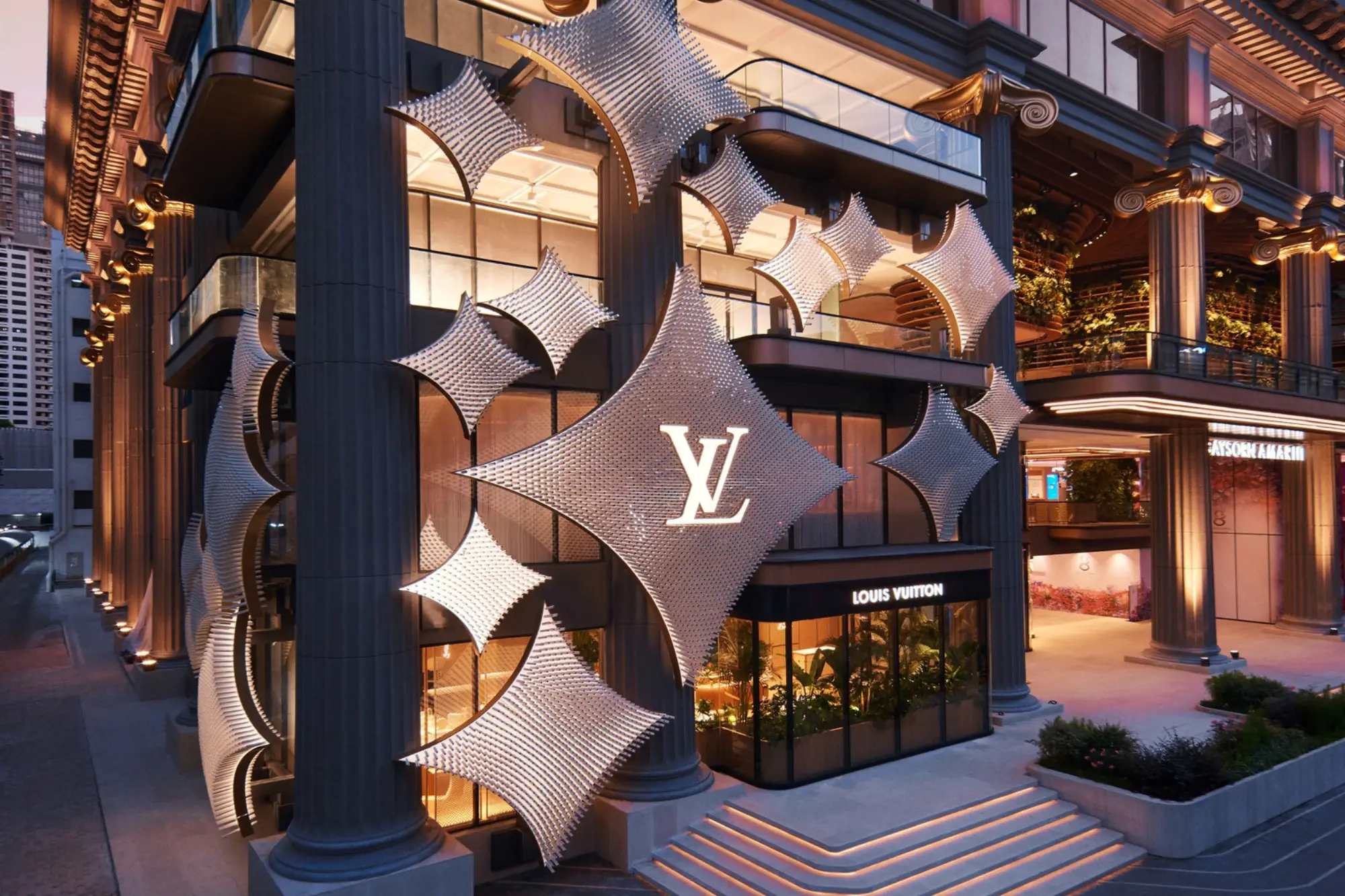 开箱曼谷LV The Place复合式概念店！餐厅、咖啡厅、展览、商店 4大空间（来源：Gaysorn FB）