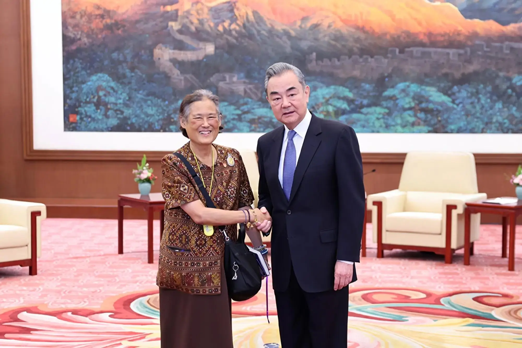 泰国诗琳通公主访中国 会晤外长王毅（来源：中国外交部）