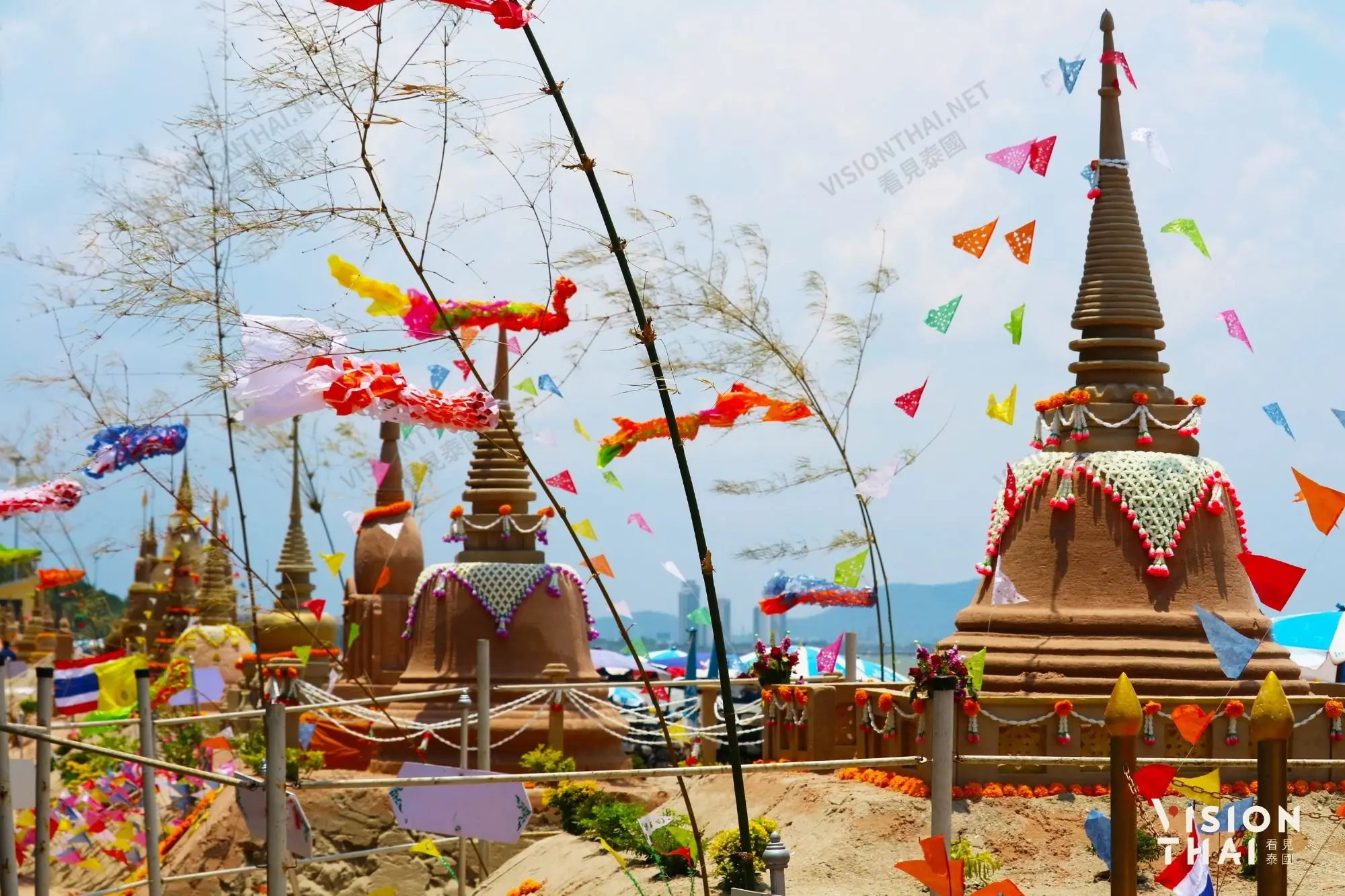 「堆沙塔」象徵的是回馈与祈福（来源：看见泰国 Vision Thai）