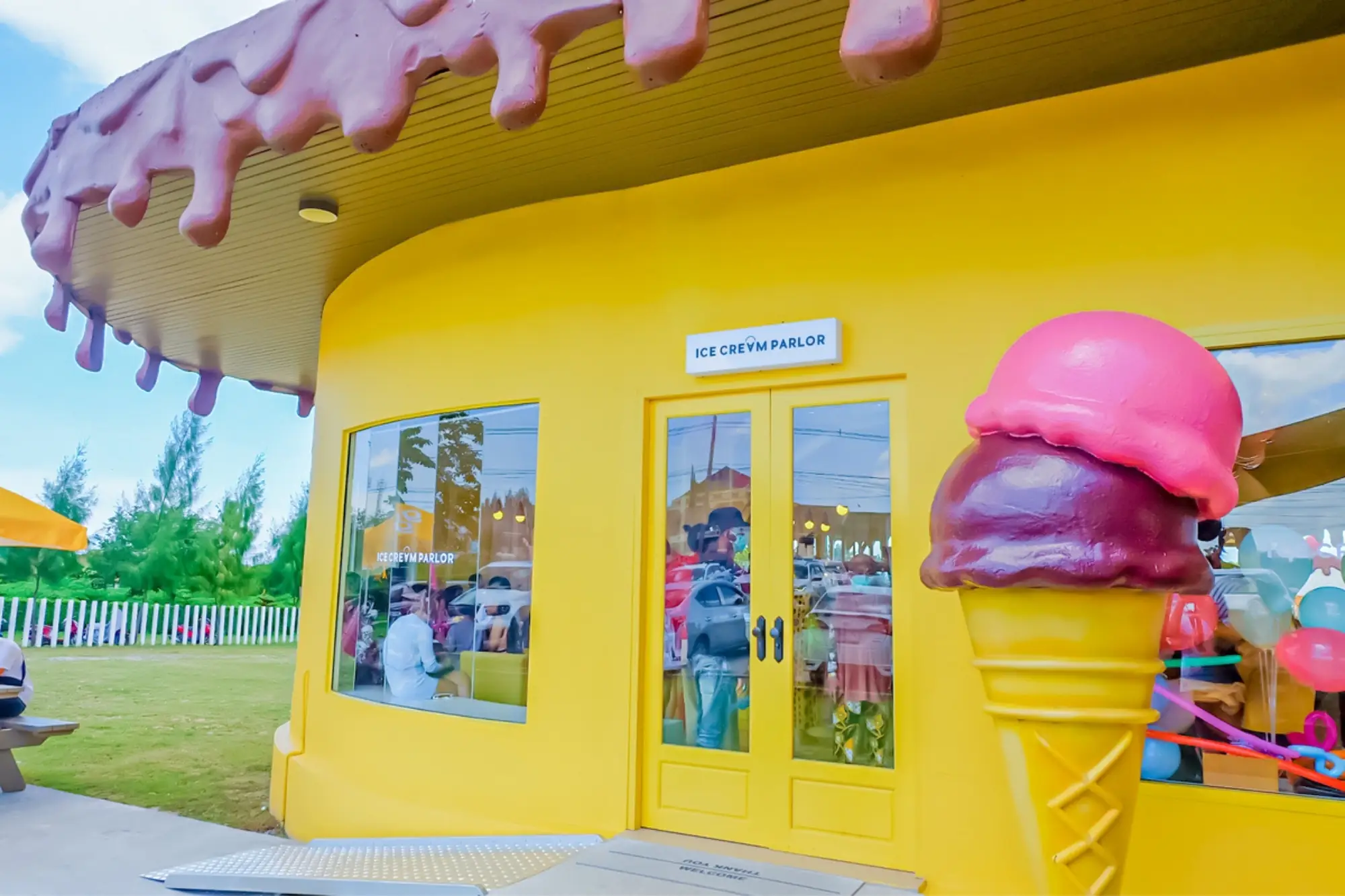 芭堤雅景点好吃好拍“甜点乐园”！闯入动画场景打卡巨型冰淇淋、糖果屋（来源：官方社群）