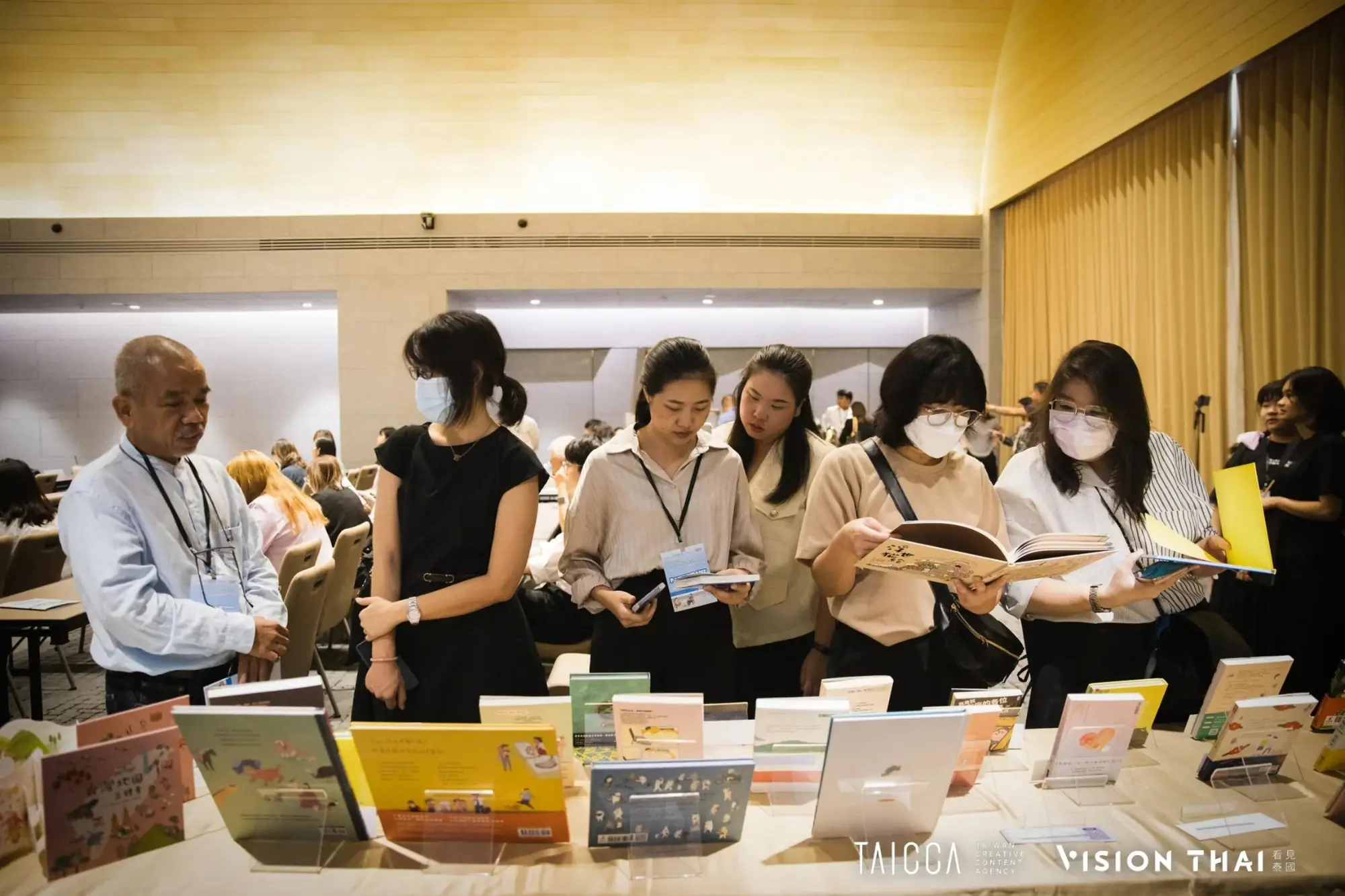 圖文書版權推介會現場展示樣書提供線上泰語試閱