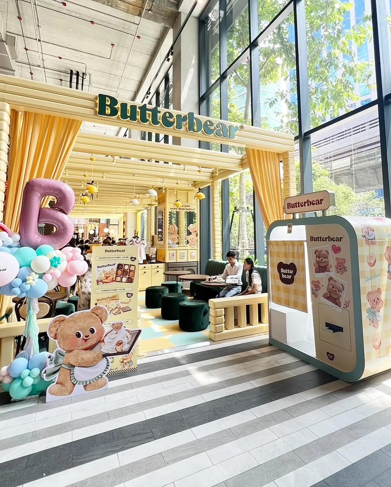「泰國奶油熊」是泰國品牌咖啡店Butter Bear Cafe的吉祥物（圖片來源：IG）