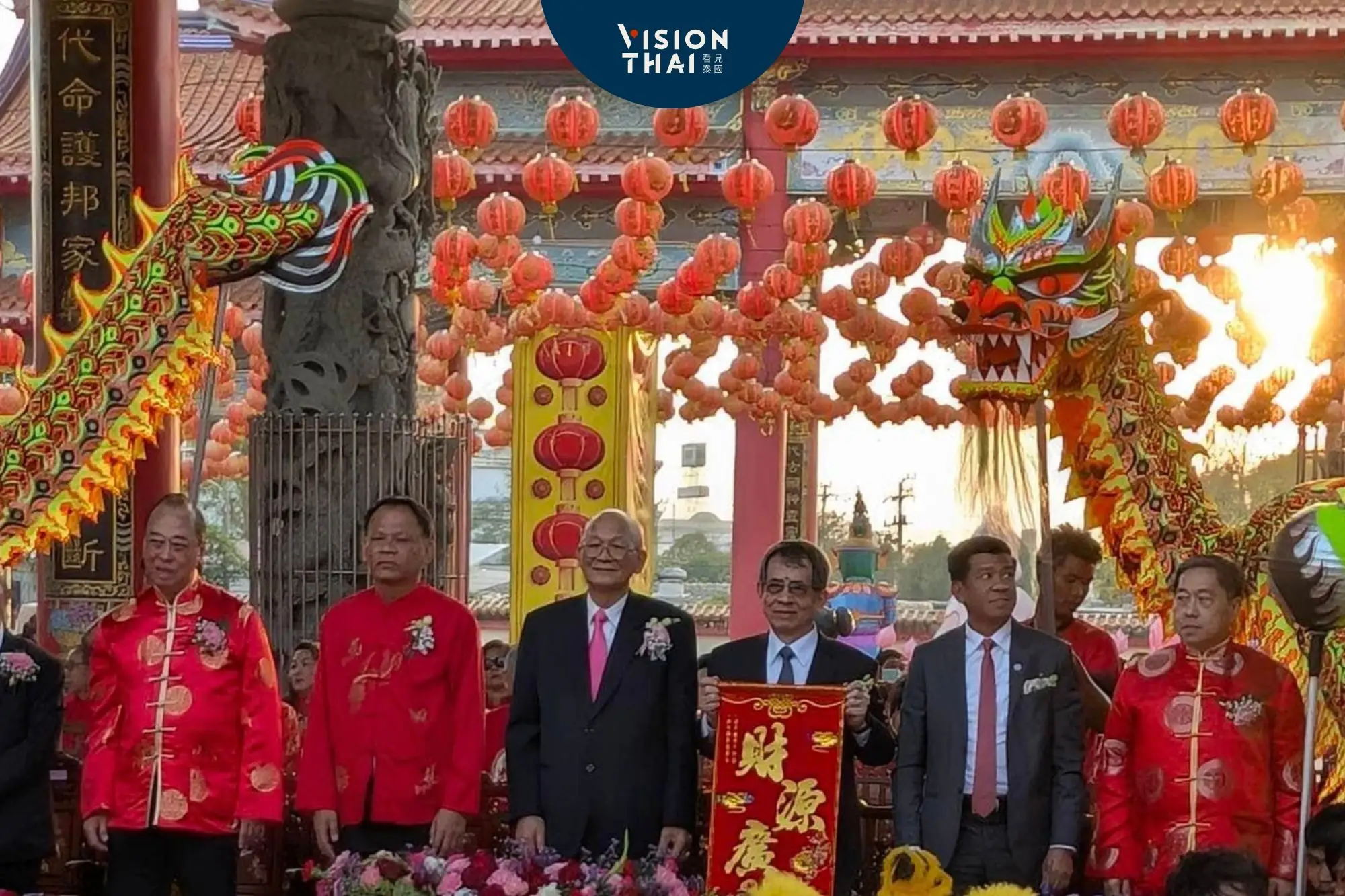 台灣元宵燈會在泰國！代天宮元宵燈會駐泰代表張俊福點亮主燈（圖片來源：台灣駐泰代表處）