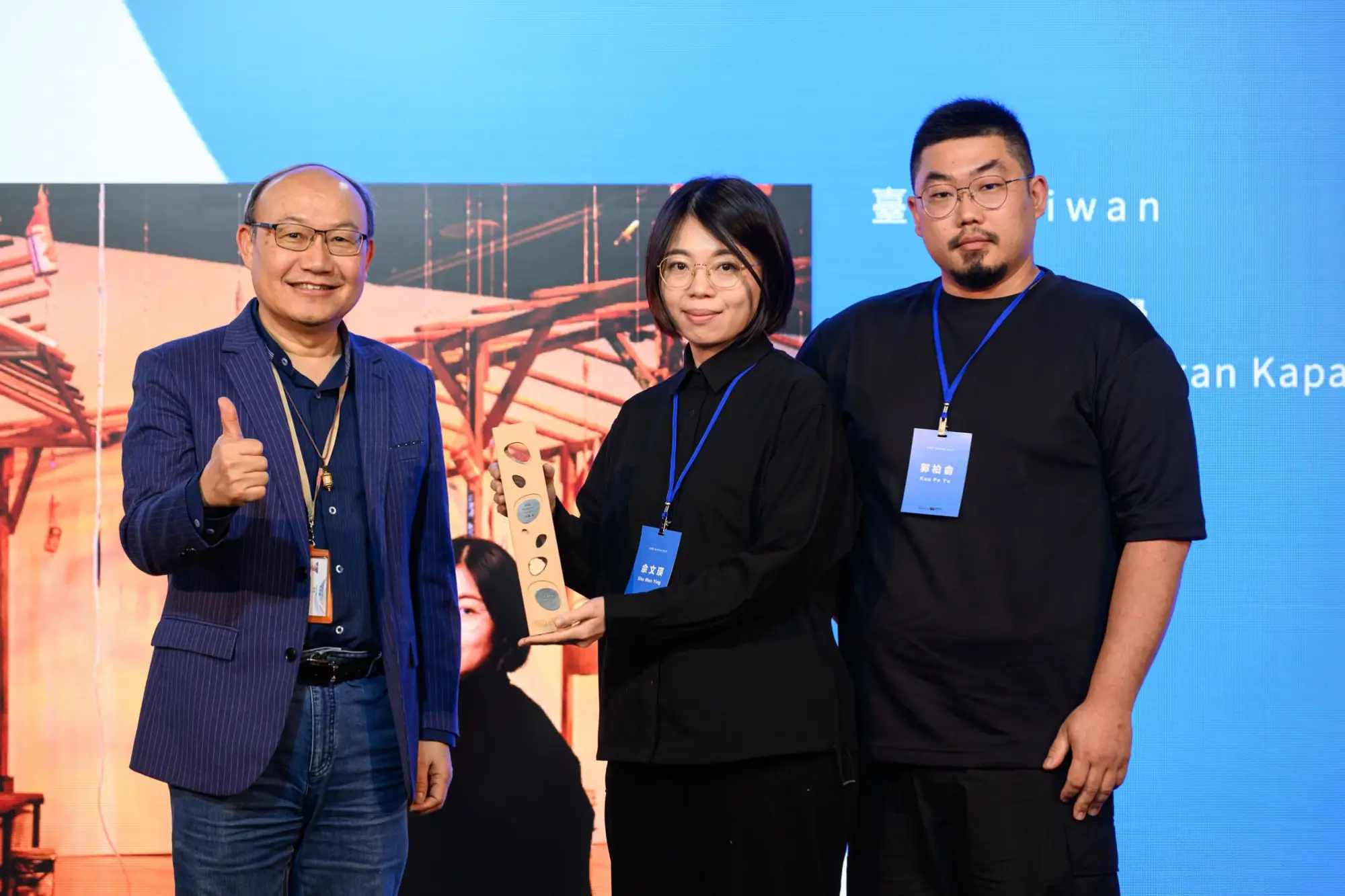 2025桃源國際藝術獎「遊藝獎」由創作雙人組「太認真」(佘文瑛、郭柏俞)獲得。（攝影／ANPIS FOTO 王世邦，圖片提供 / 桃園市立美術館）