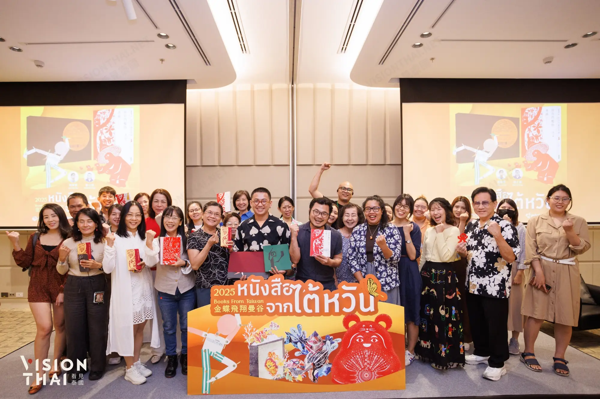 楊士毅與吳睿哲在工作坊的熱烈分享吸引眾多讀者參加（來源：駐泰代表處文化組）