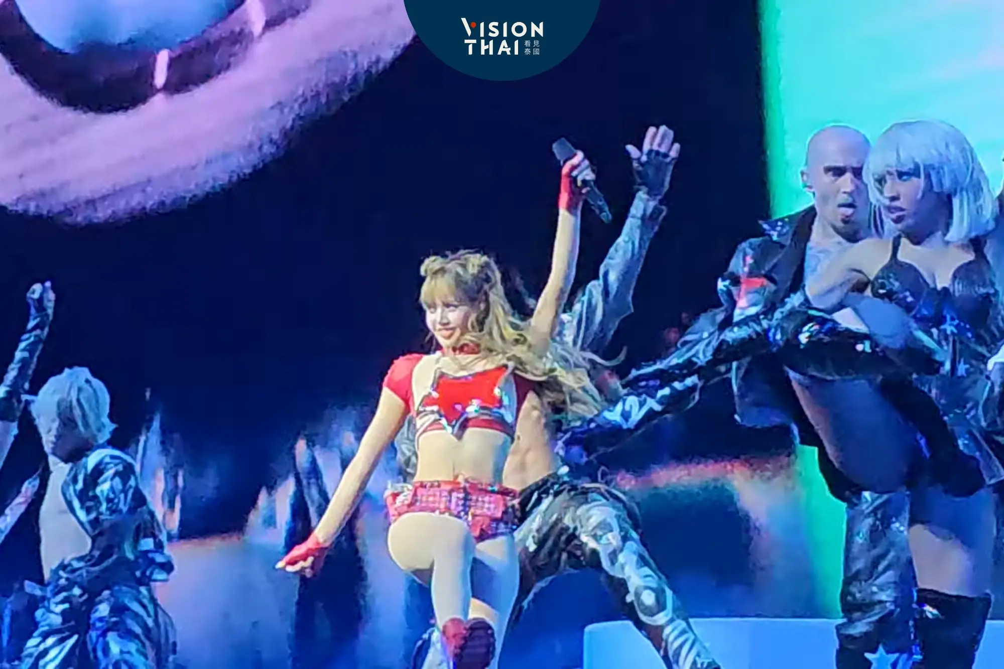 泰國之星Lisa Coachella表演驚艷：《白蓮花》主演征服全球最大音樂節（來源：Youtube影片）