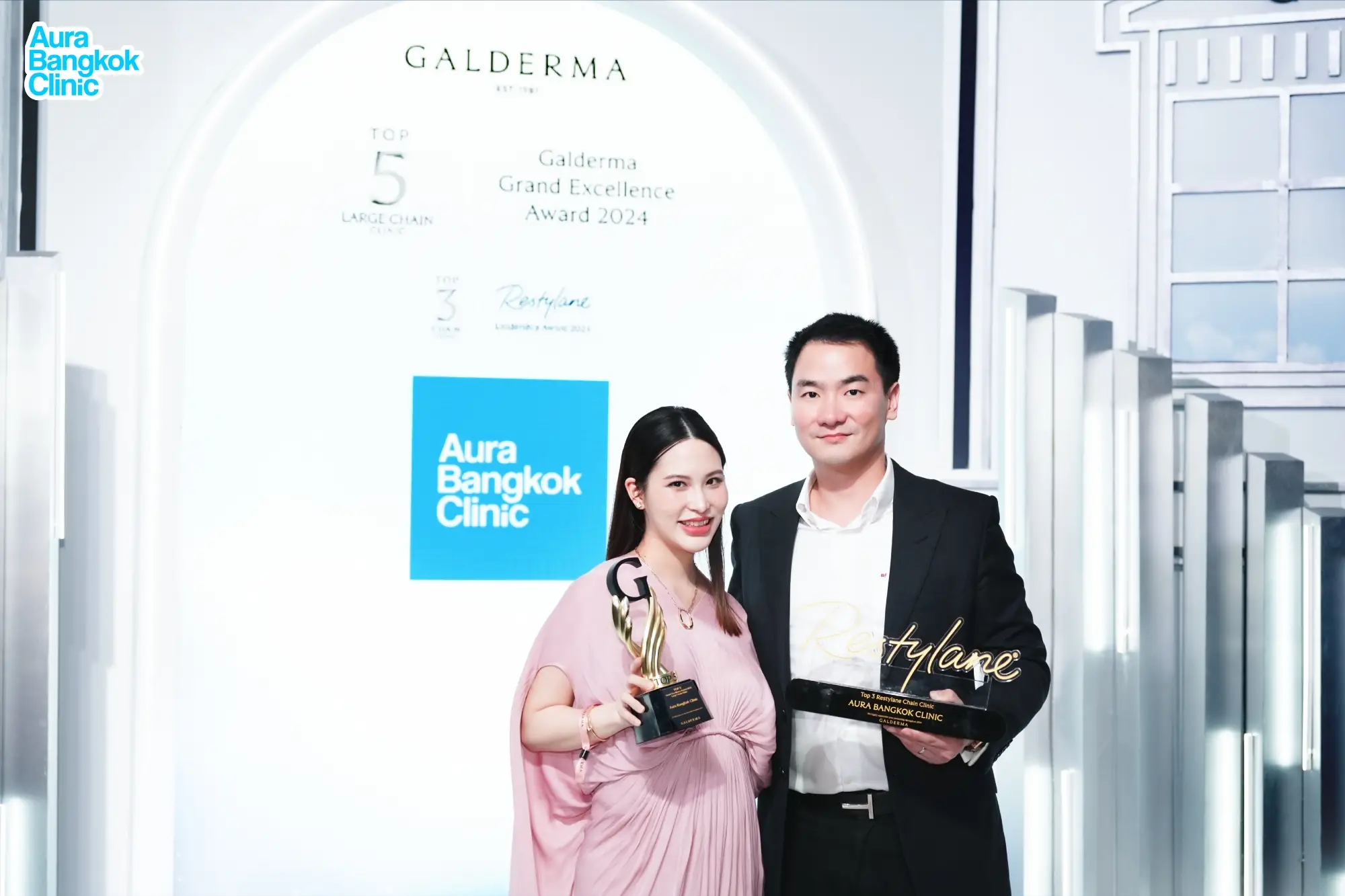 曼谷Aura醫美診所榮獲2024年Restylane及Galderma雙獎，躋身全國Restylane施打量前三名及Restylane與Sculptra使用量前五名，專業實力備受肯定。（來源：Aura Bangkok Clinic提供）