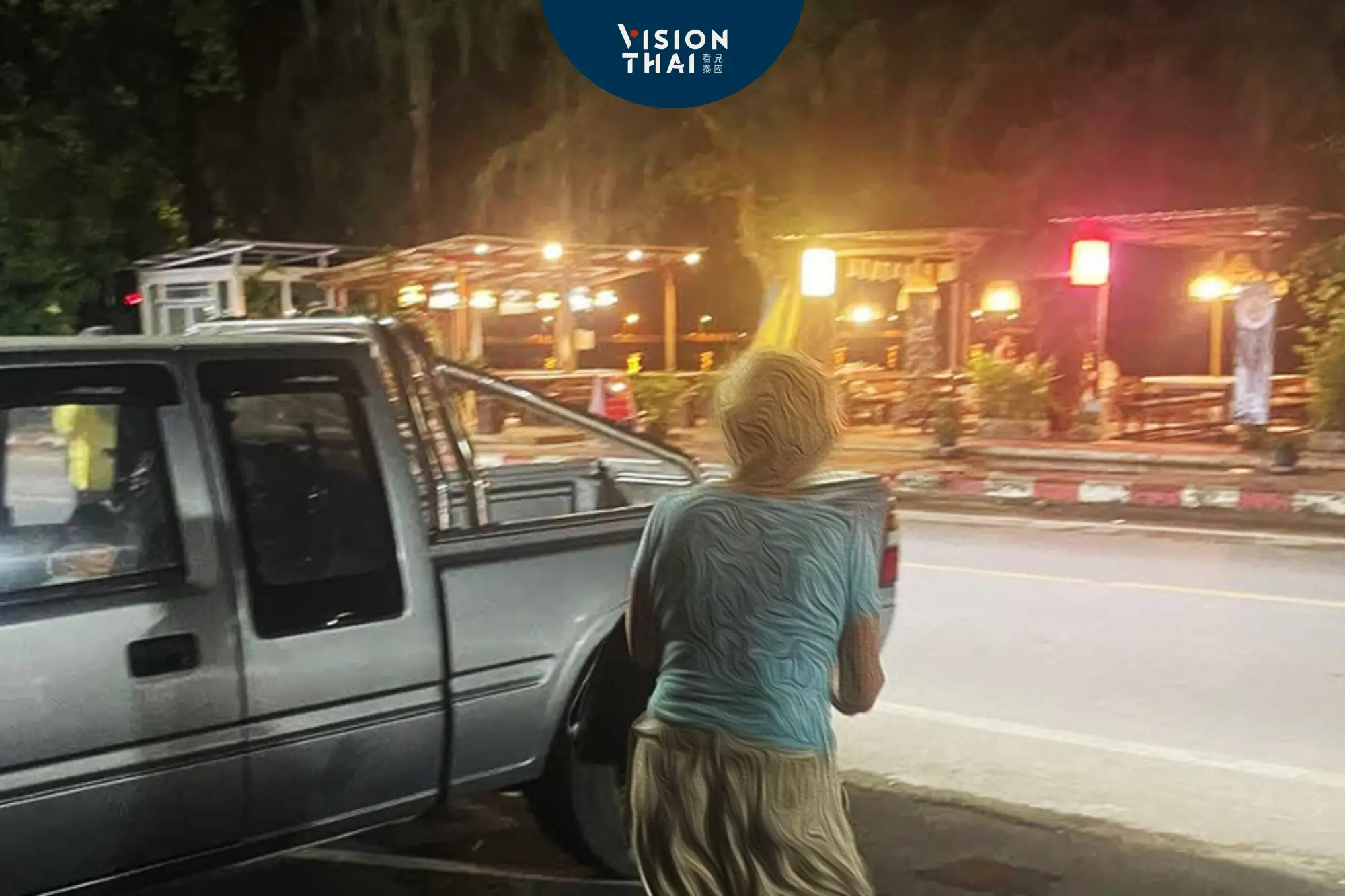 外國遊客在餐廳外拉屎 普吉島業者急籲增建公廁（來源：Khaosod）